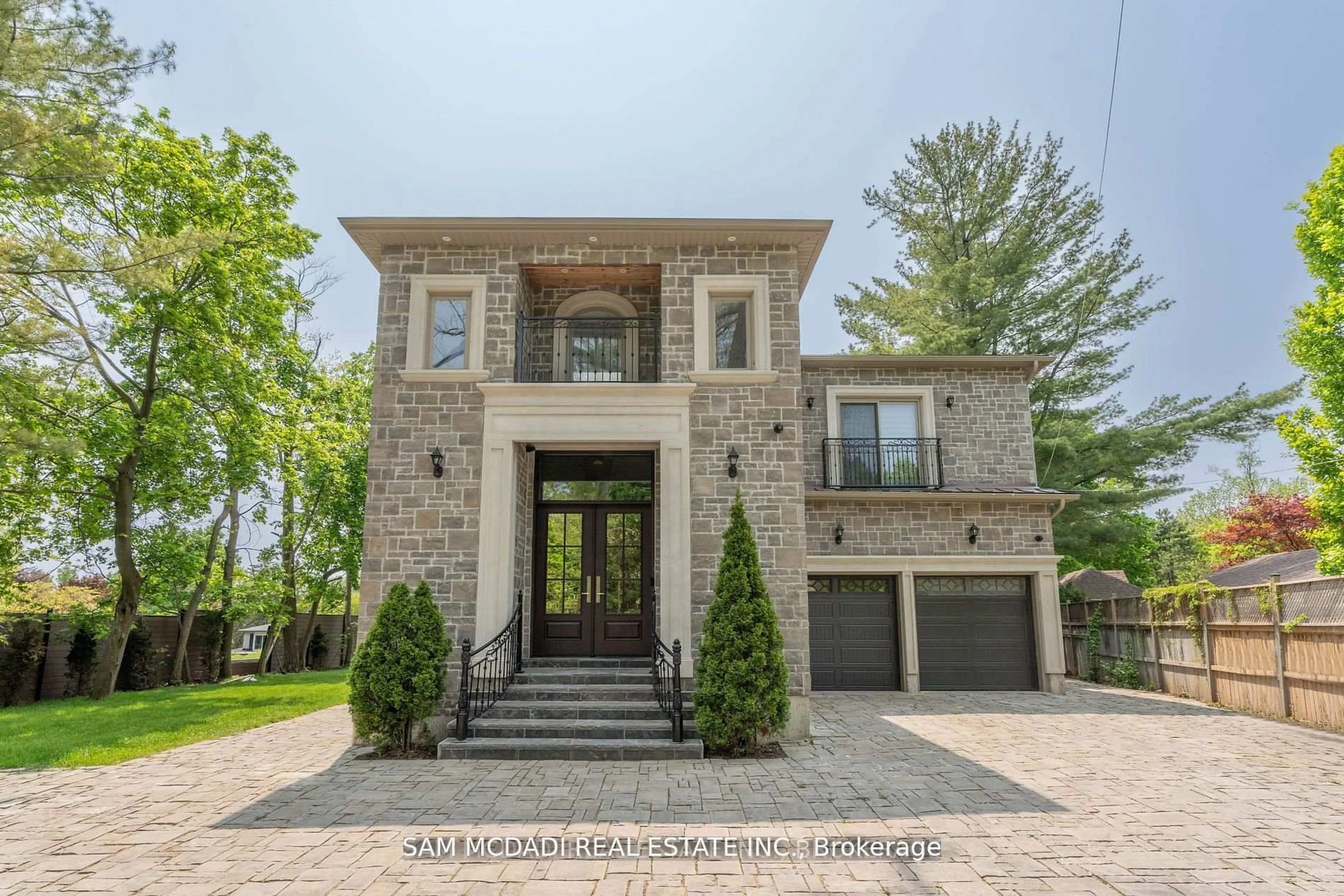 Home with brick exterior material, building for 1138 Garden Rd, Mississauga Ontario L5H 3J6