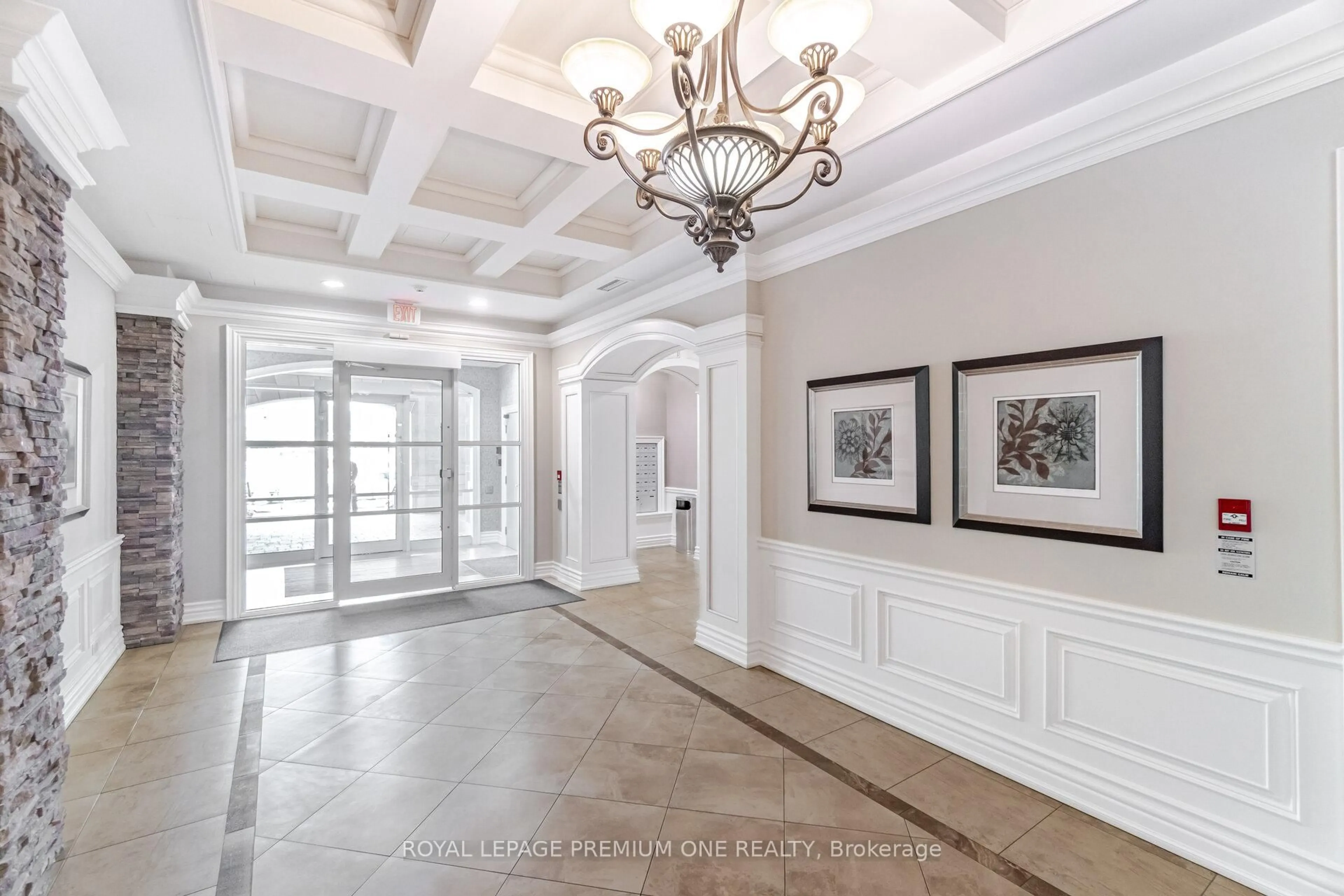 Indoor foyer for 60 Ann St #509, Caledon Ontario L7E 4G5