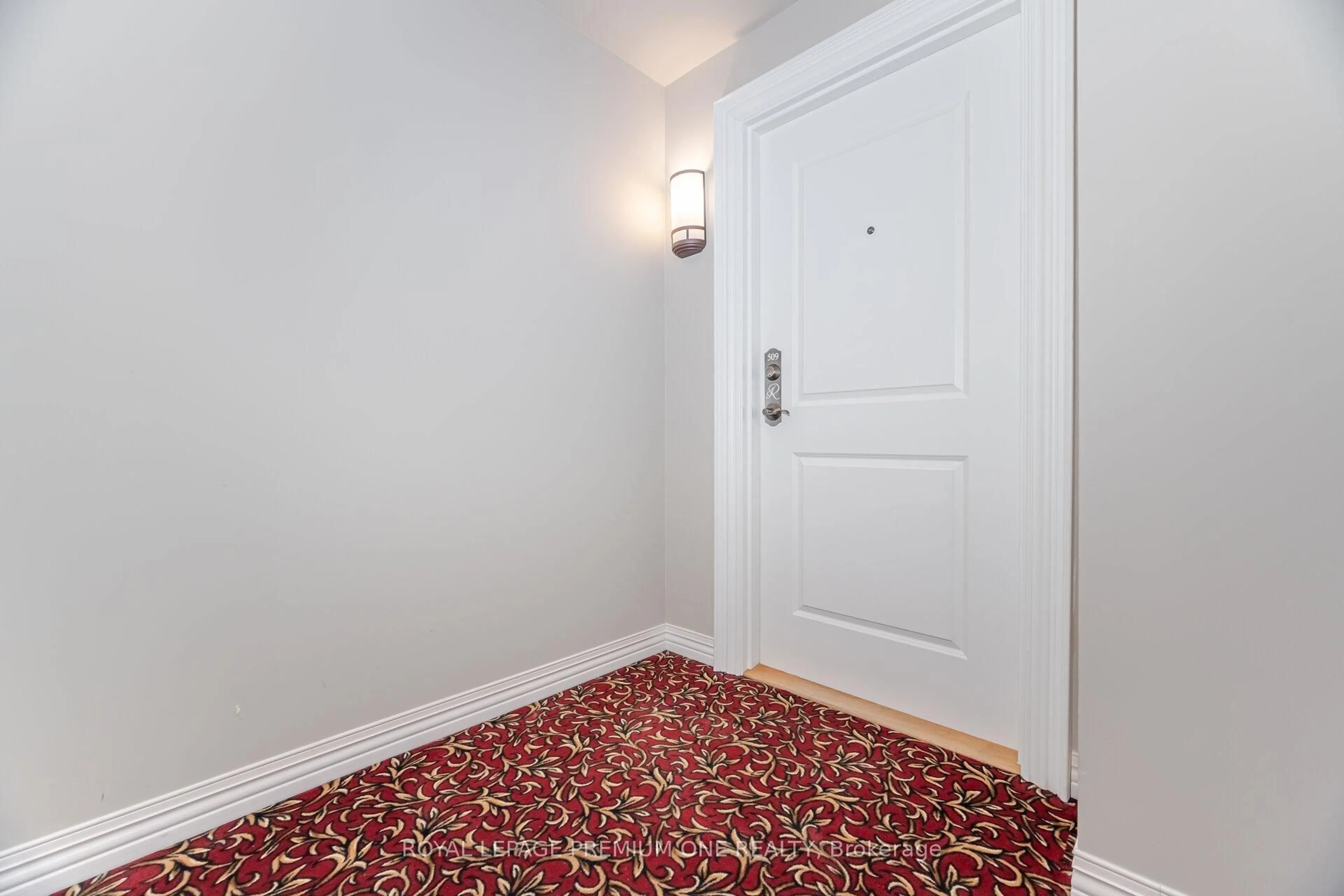 Indoor entryway for 60 Ann St #509, Caledon Ontario L7E 4G5