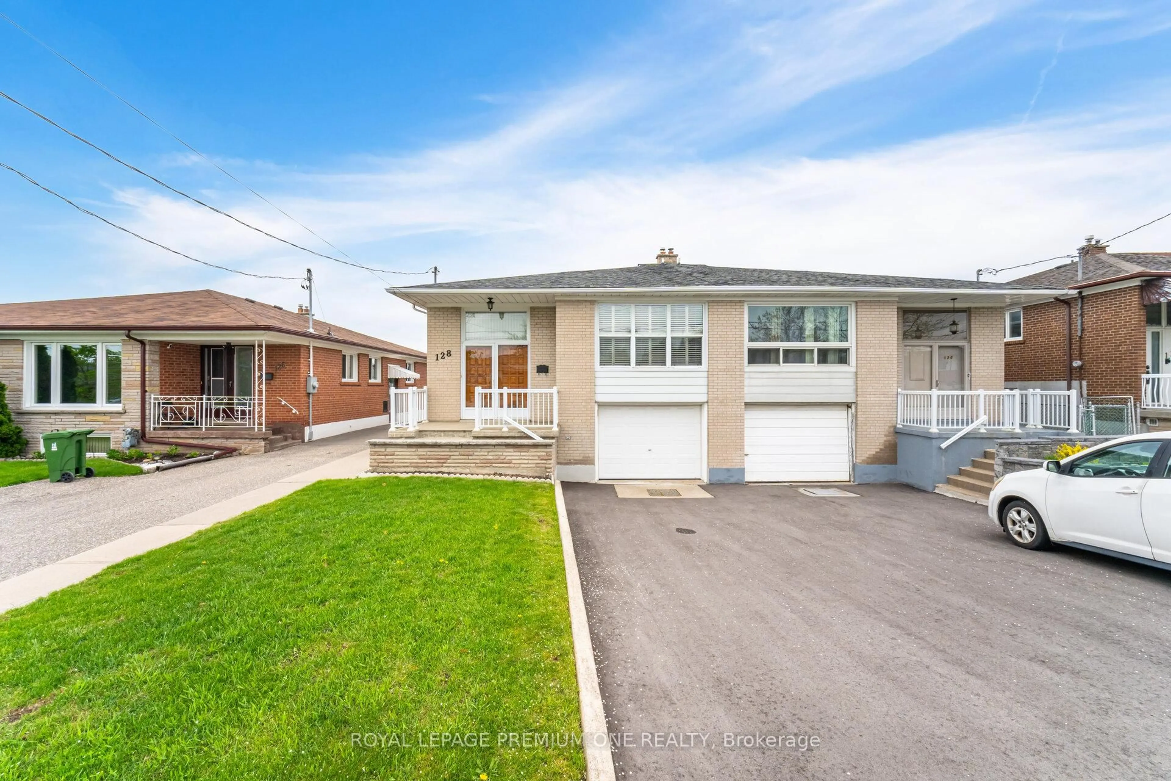 Unknown for 128 Hullmar Dr, Toronto Ontario M3N 2E6