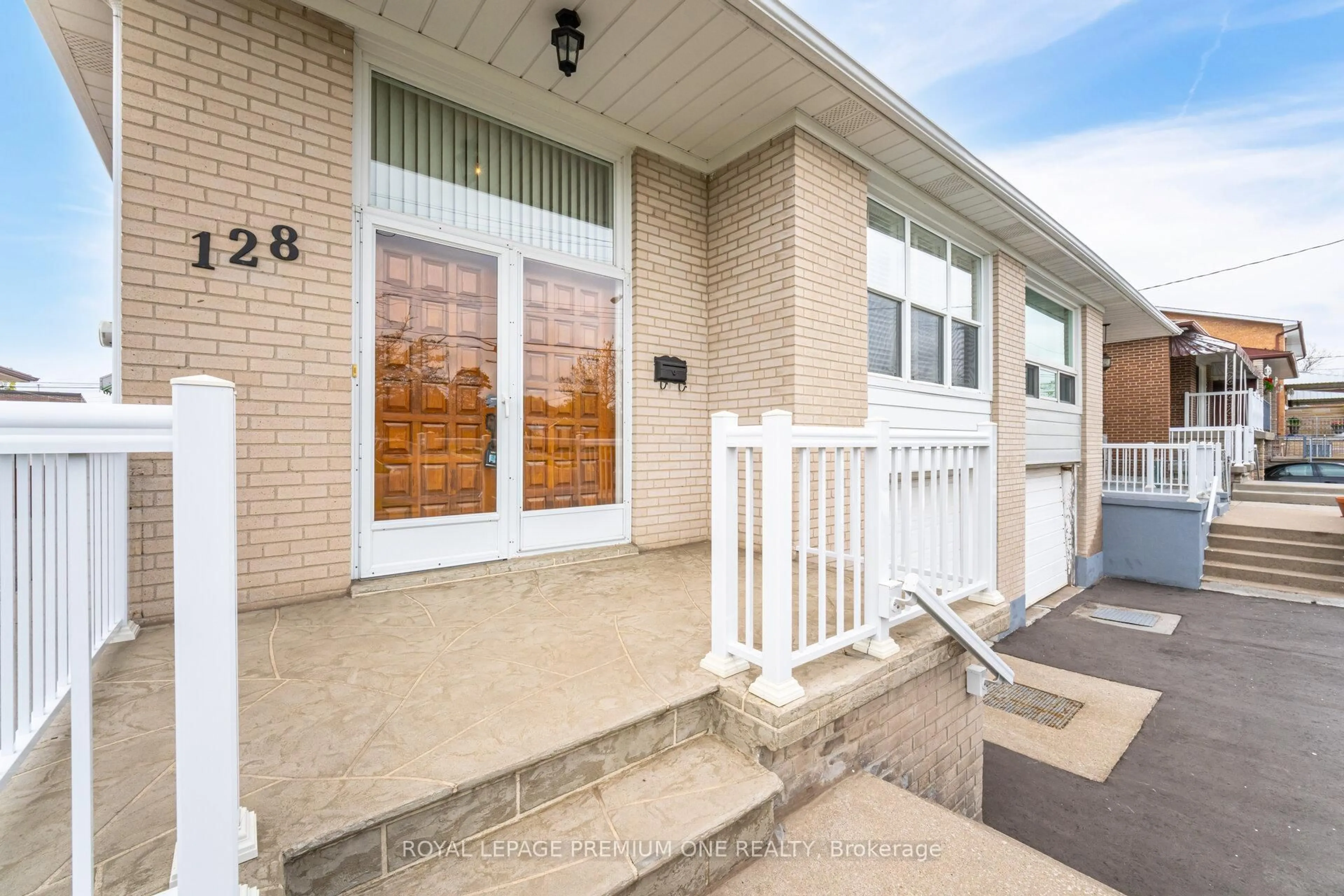 Unknown for 128 Hullmar Dr, Toronto Ontario M3N 2E6