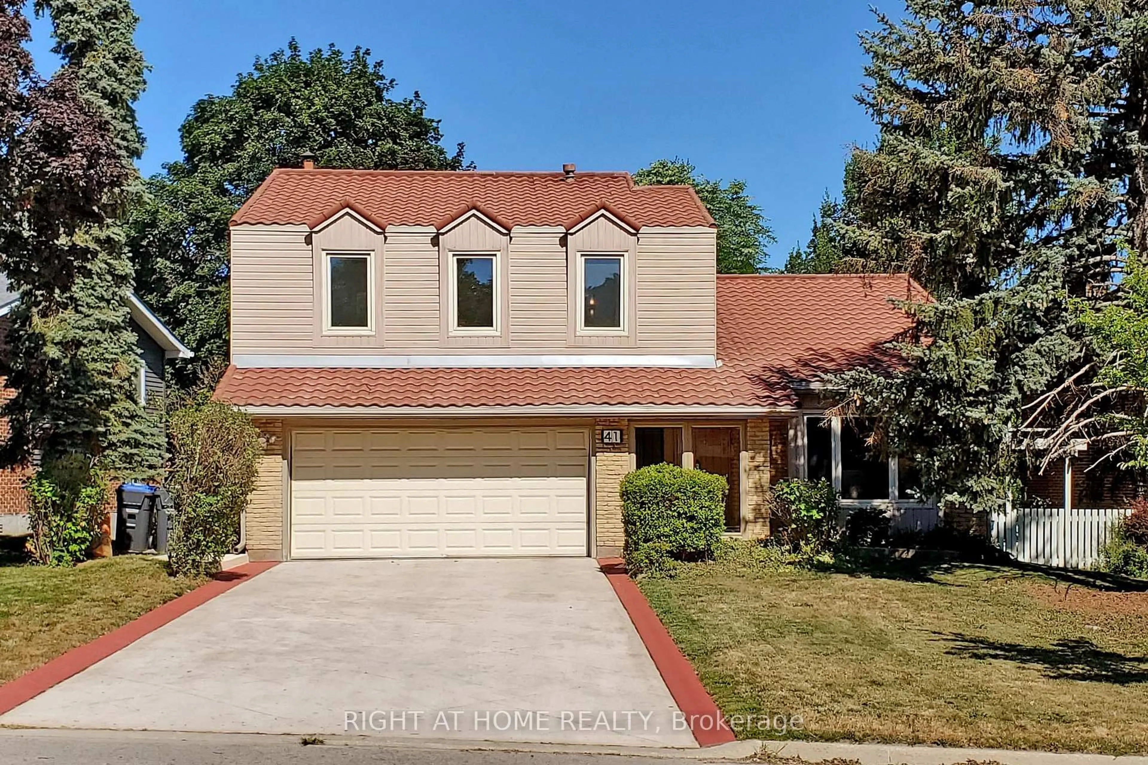 Home with brick exterior material, street for 41 Mansfield St, Brampton Ontario L6S 2X8