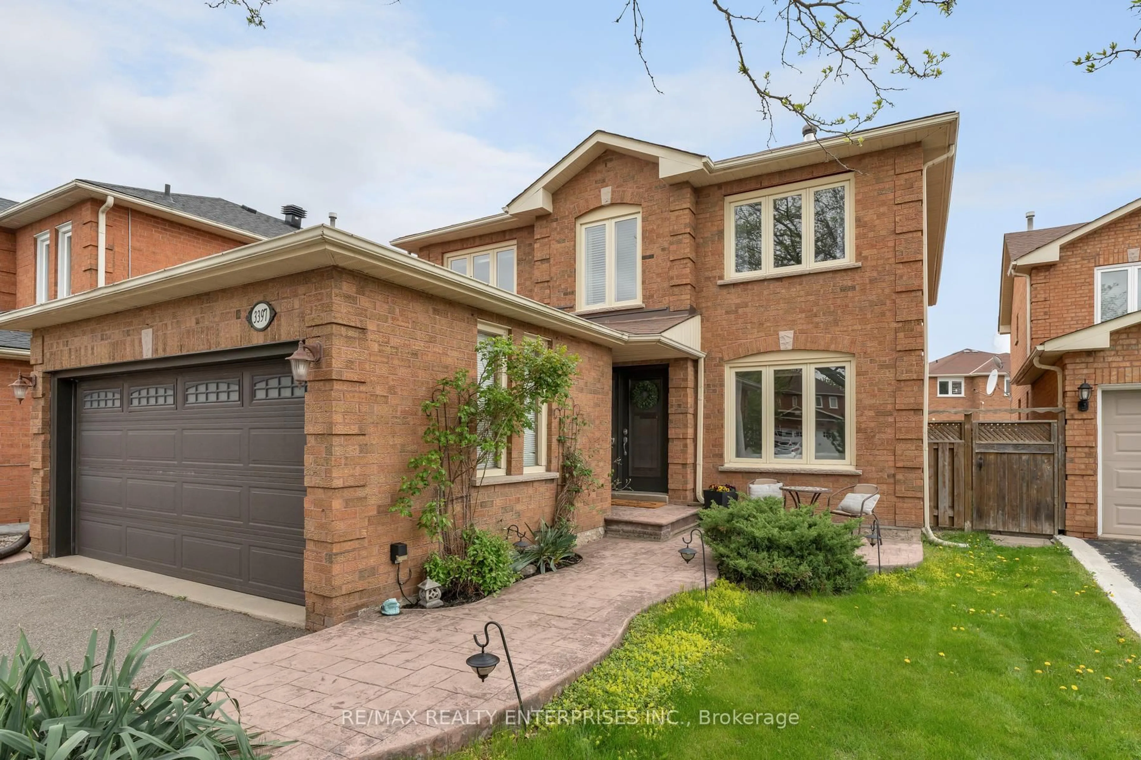 Home with brick exterior material, street for 3397 Water Lily Crt, Mississauga Ontario L5N 6B5