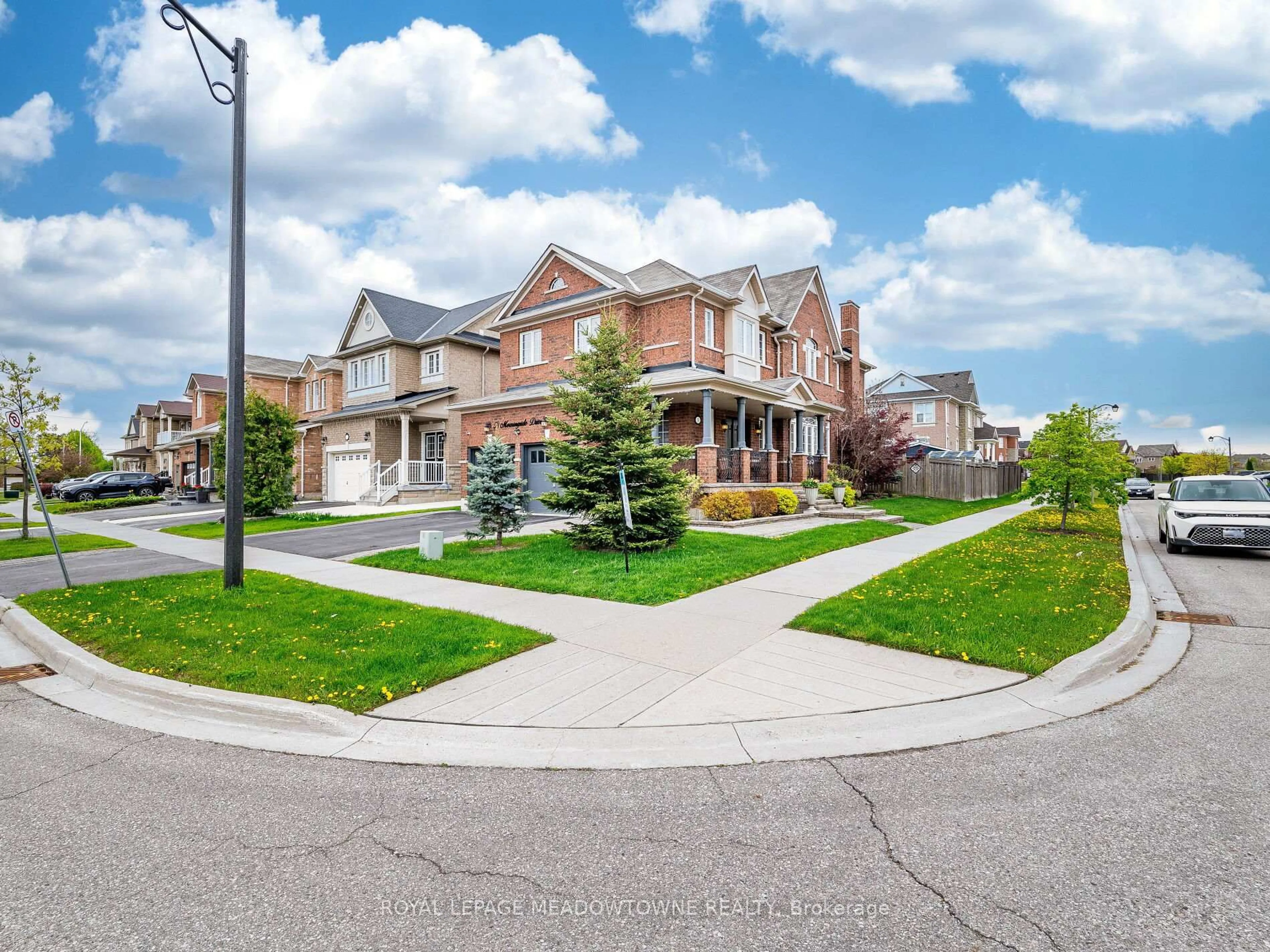 Home with brick exterior material, street for 58 Morningside Dr, Halton Hills Ontario L7G 0H7