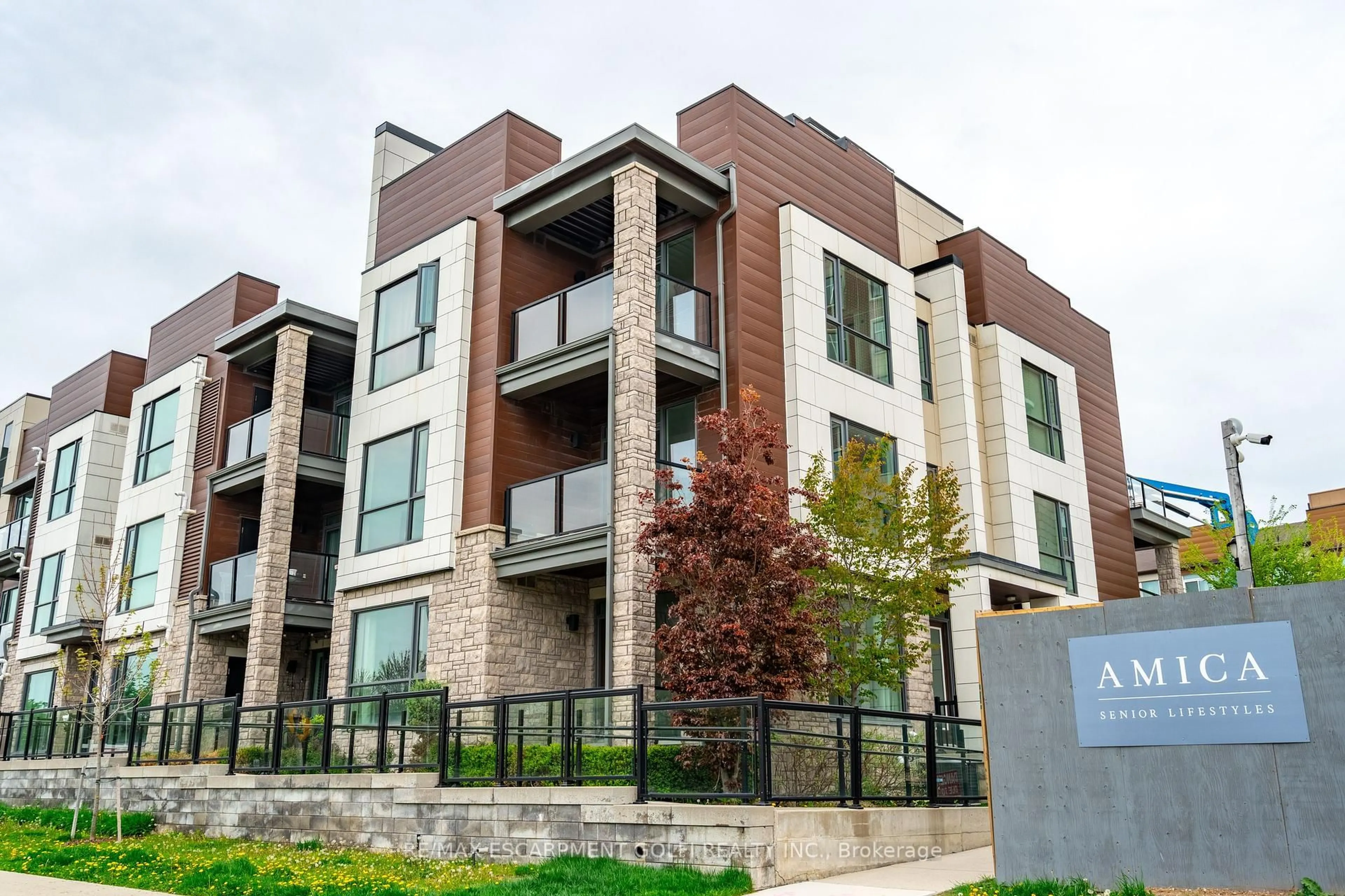 Unknown for 2375 Bronte Rd #13, Oakville Ontario L6M 1P5