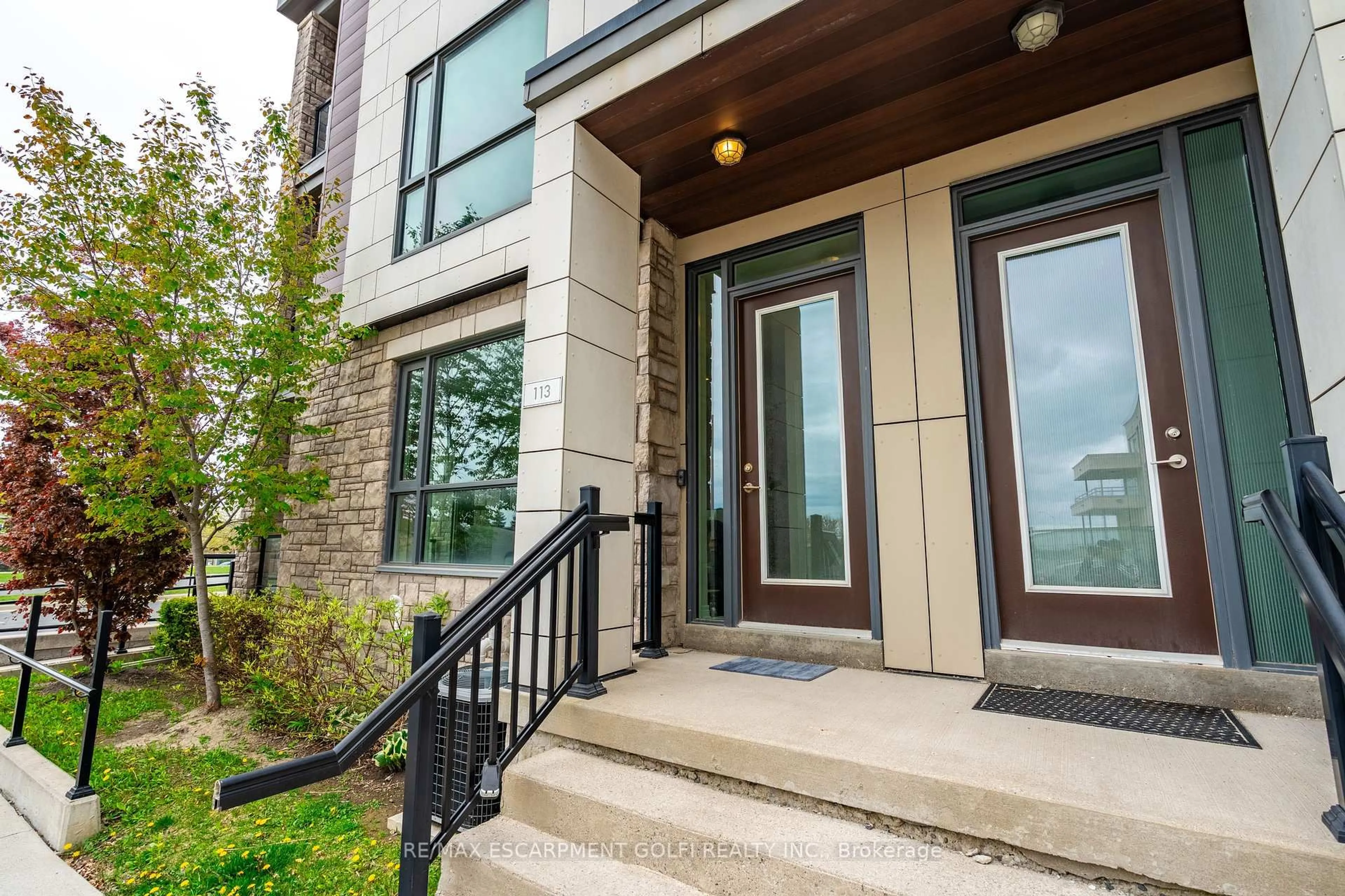 Unknown for 2375 Bronte Rd #13, Oakville Ontario L6M 1P5