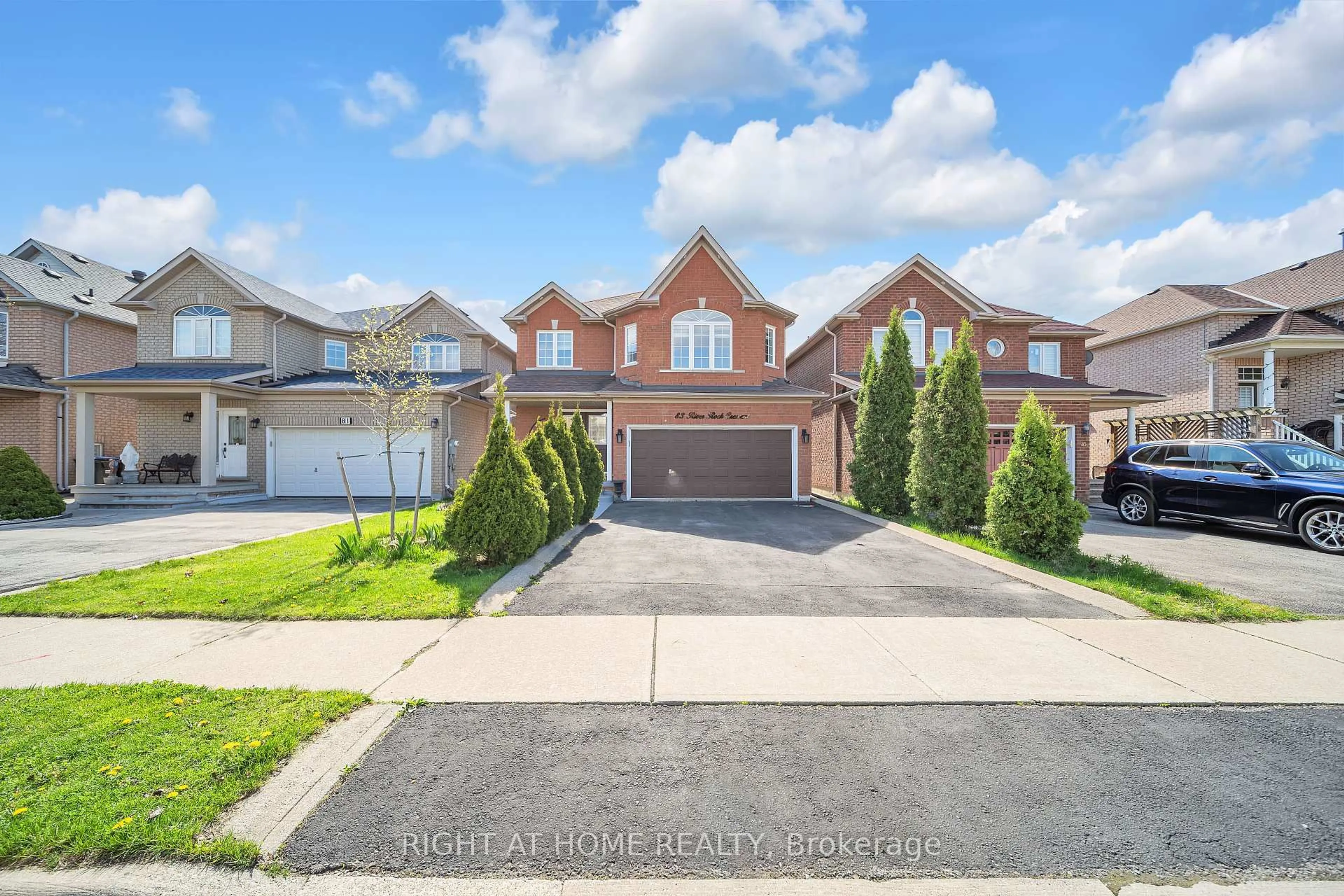 A pic from outside/outdoor area/front of a property/back of a property/a pic from drone, street for 83 River Rock Cres, Brampton Ontario L7A 2W5