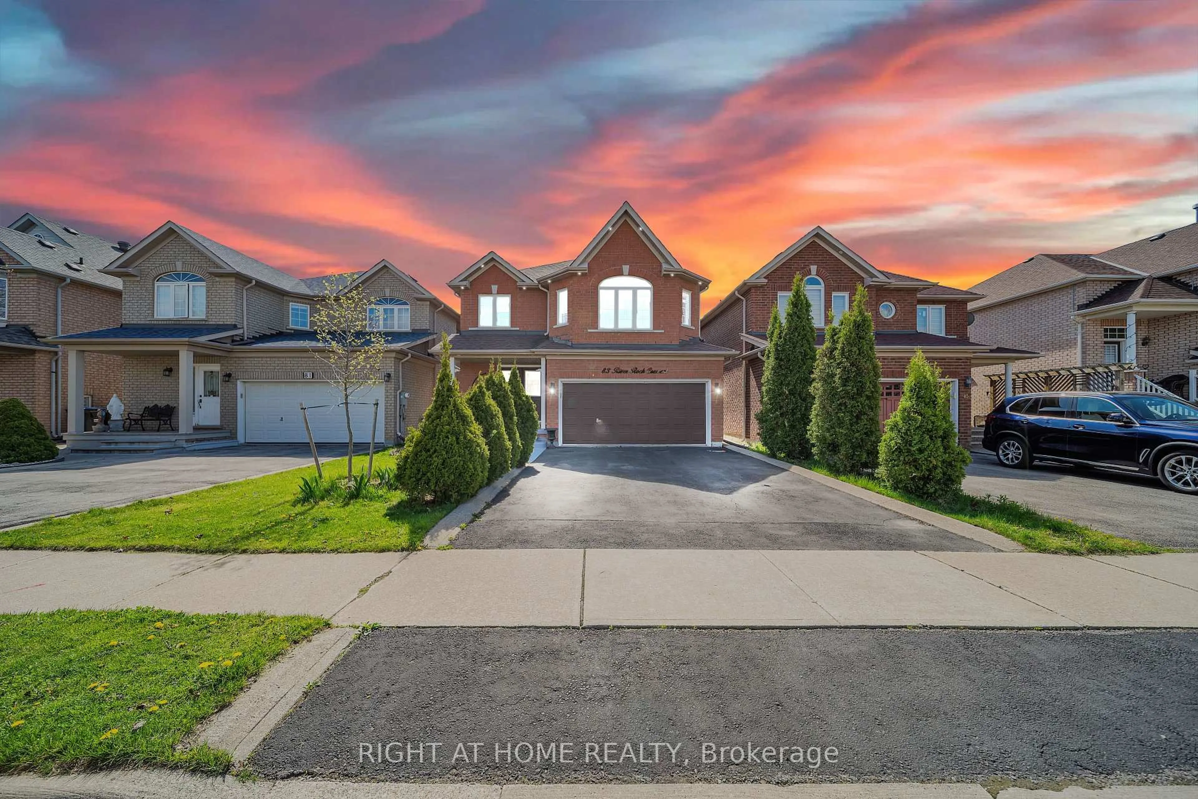 A pic from outside/outdoor area/front of a property/back of a property/a pic from drone, street for 83 River Rock Cres, Brampton Ontario L7A 2W5