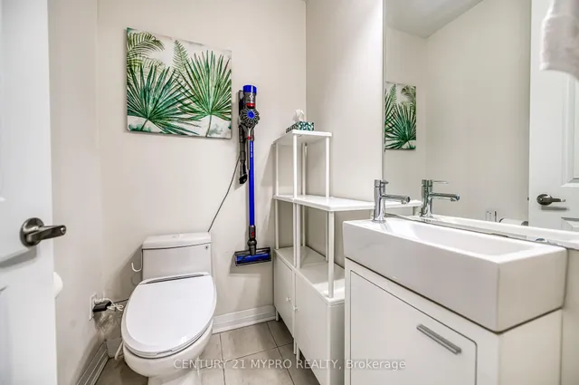 Additional property image - 25 Locust Lodge Gdns