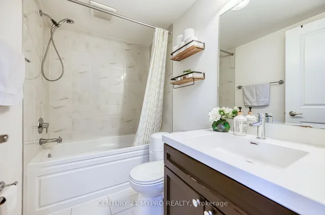 Additional property image - 25 Locust Lodge Gdns