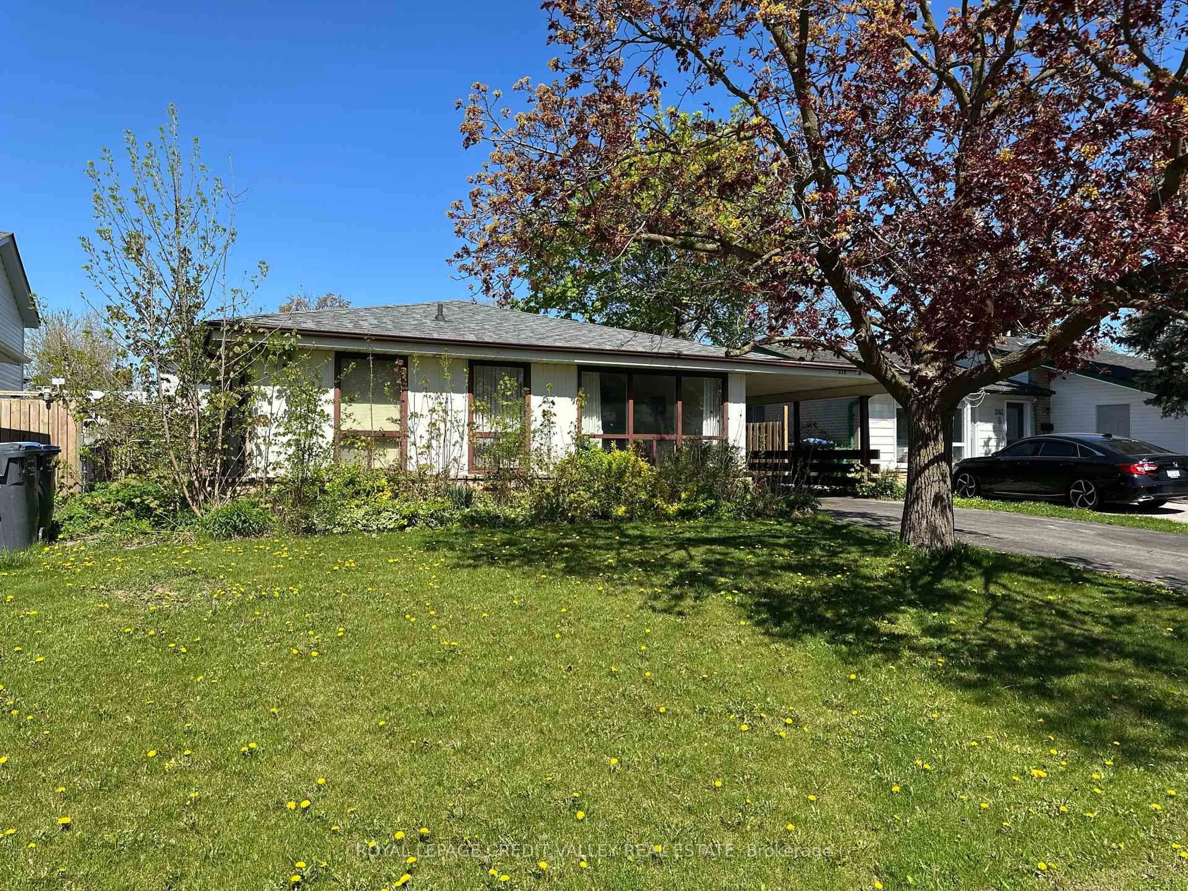 A pic from outside/outdoor area/front of a property/back of a property/a pic from drone, street for 238 Bartley Bull Pkwy, Brampton Ontario L6W 2L1