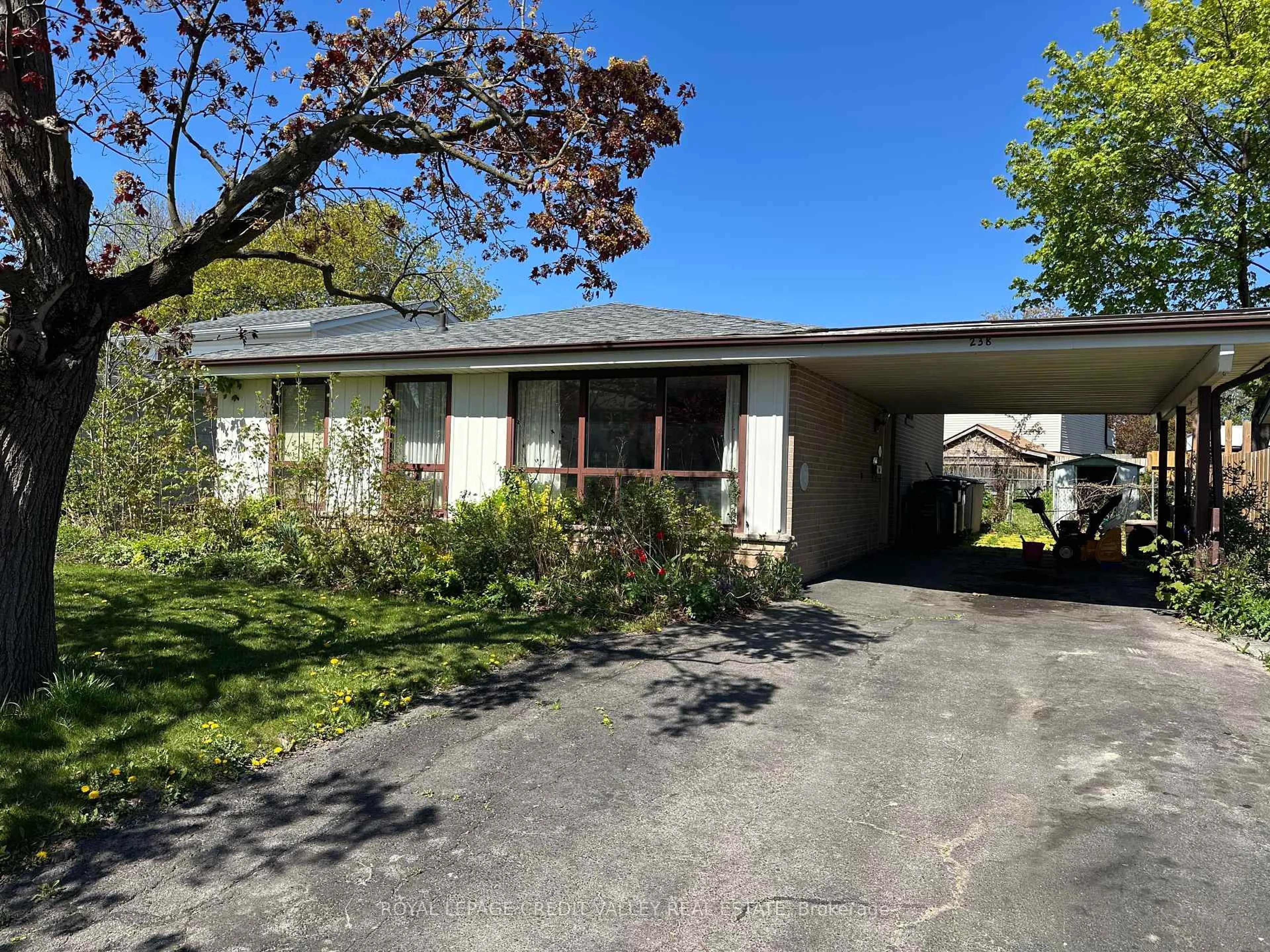 A pic from outside/outdoor area/front of a property/back of a property/a pic from drone, street for 238 Bartley Bull Pkwy, Brampton Ontario L6W 2L1