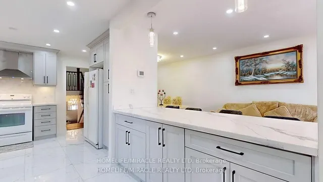 Additional property image - 7433 Sigsbee Dr