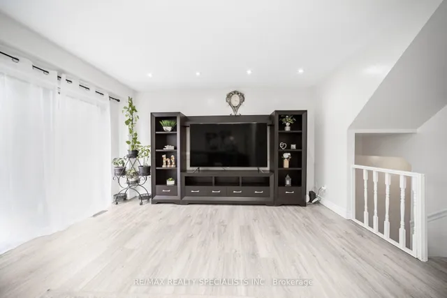 Additional property image - 144 Fleetwood Cres