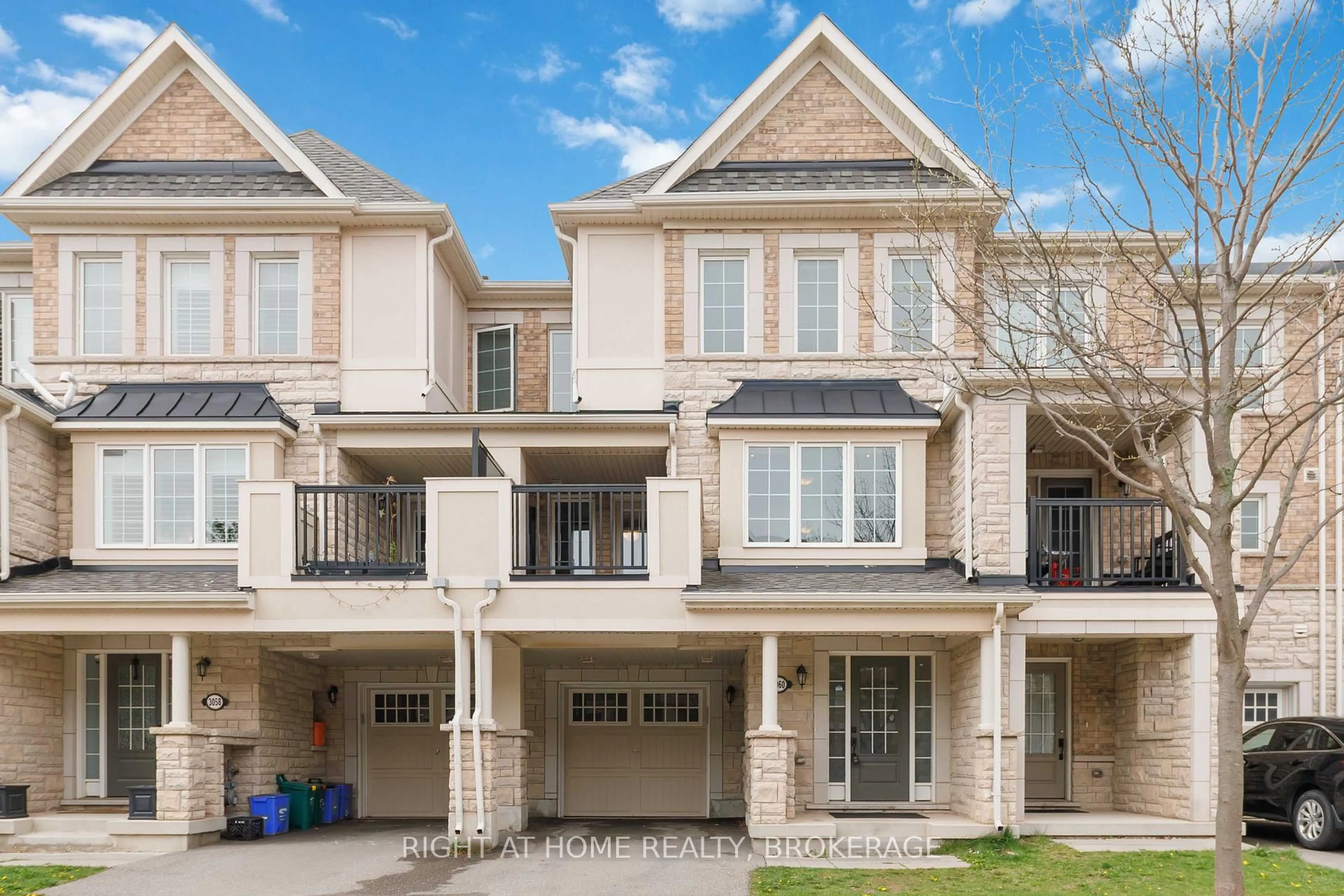 Home with brick exterior material, street for 3060 Gardenia Gate, Oakville Ontario L6M 0V8