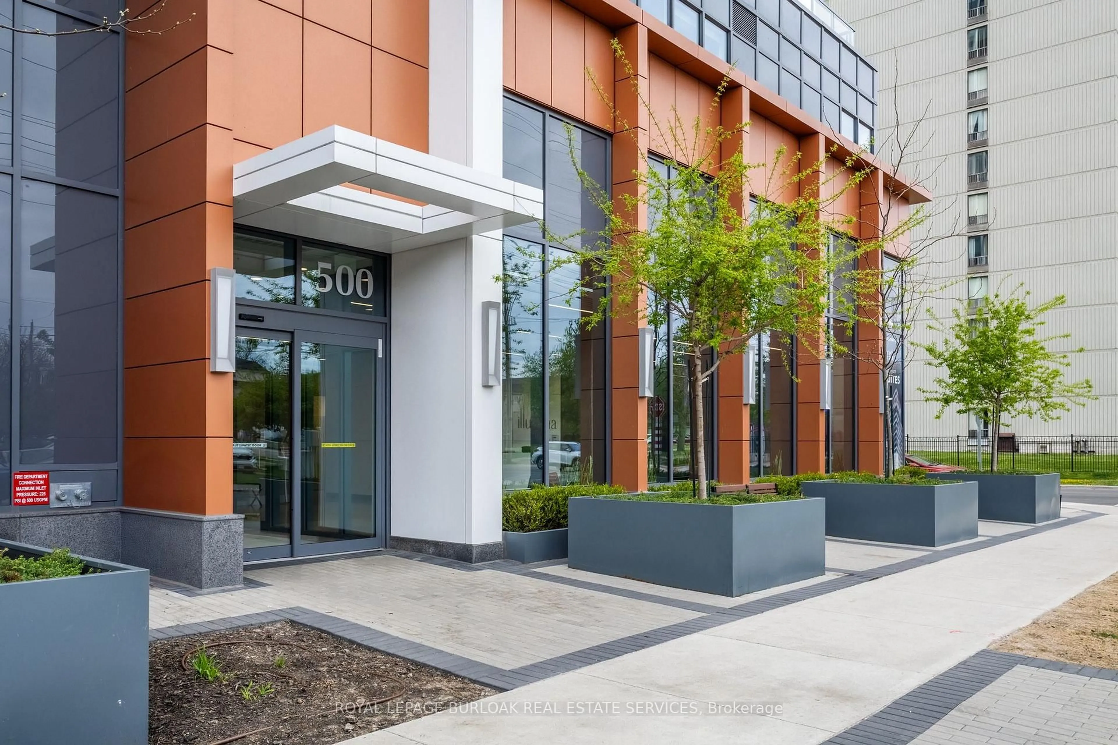 Indoor foyer for 500 Brock Ave #701, Burlington Ontario L7S 0A5