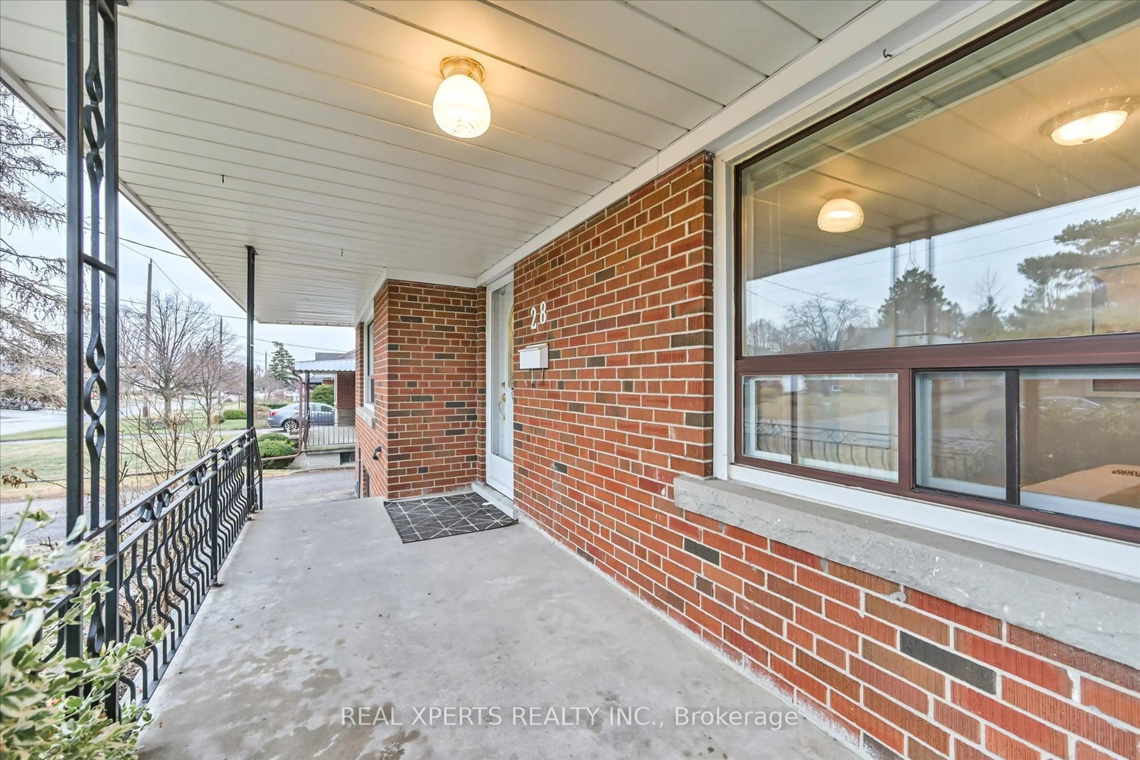 Unknown for 28 Clevedon St, Toronto Ontario M3M 1M4
