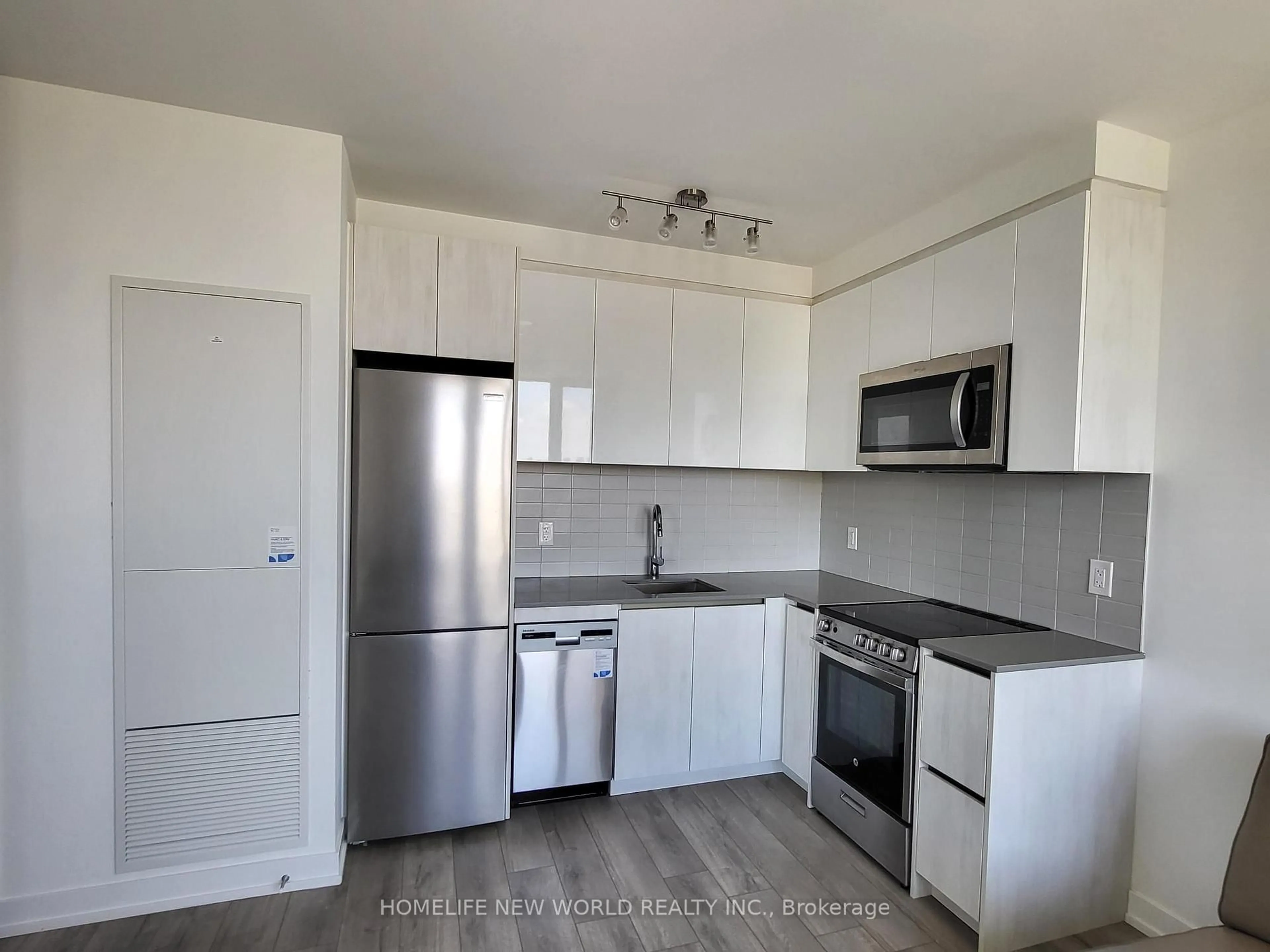 Standard kitchen, unknown for 3100 Keele St #509, Toronto Ontario M3M 0E1