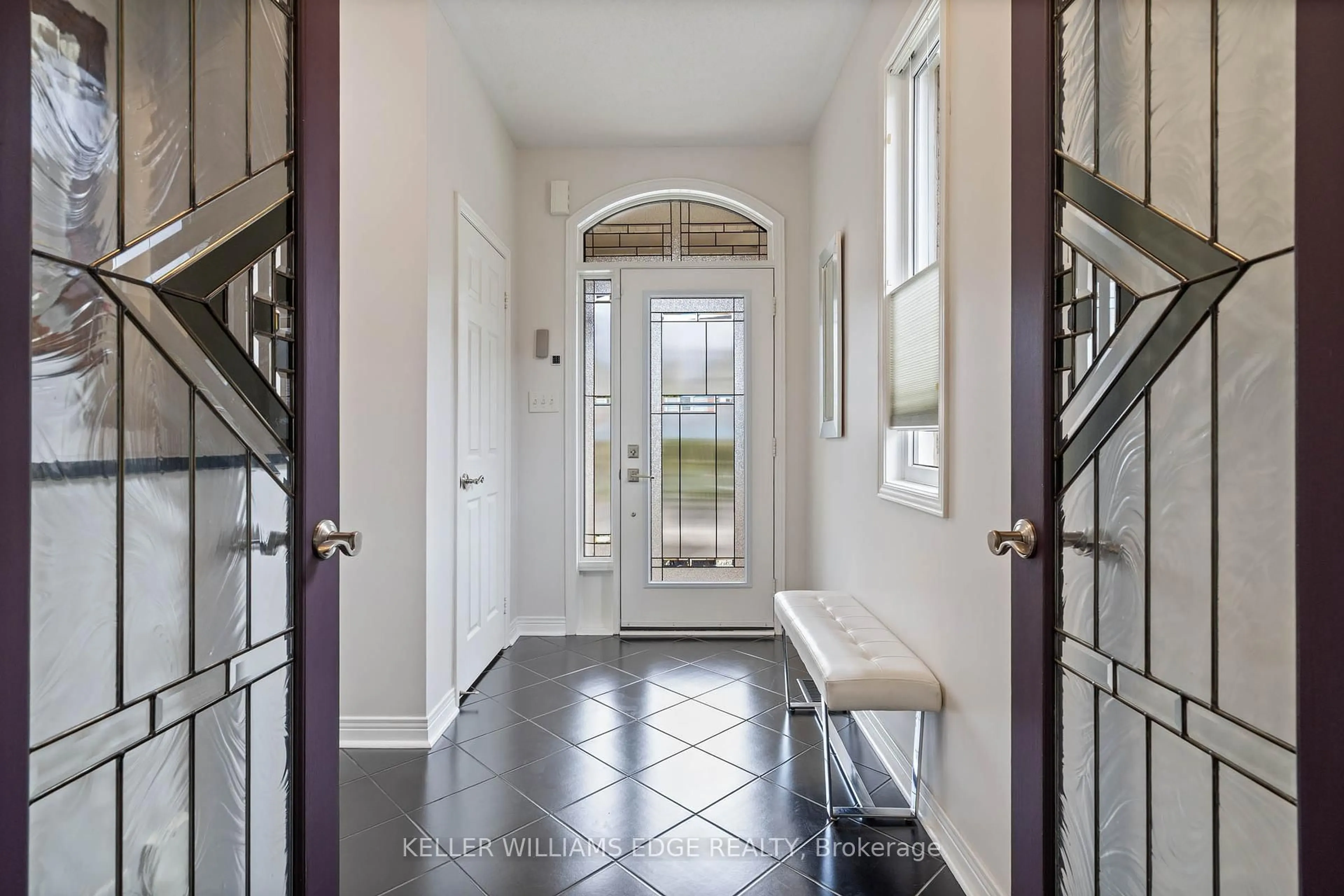 Indoor entryway for 2958 Singleton Common, Burlington Ontario L7M 0B4