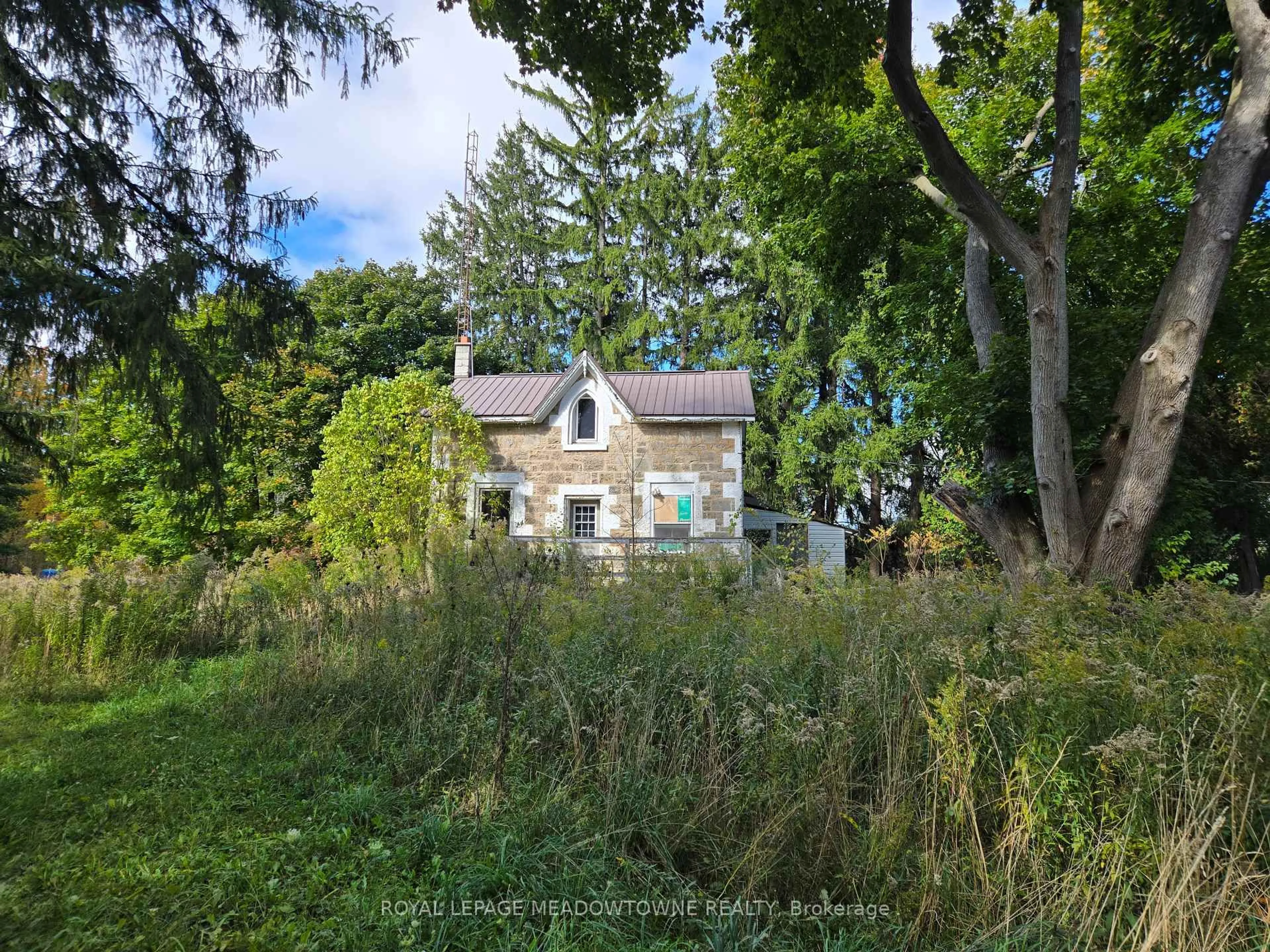 A pic from outside/outdoor area/front of a property/back of a property/a pic from drone, unknown for 9414 First Line N/A, Milton Ontario L0P 1J0