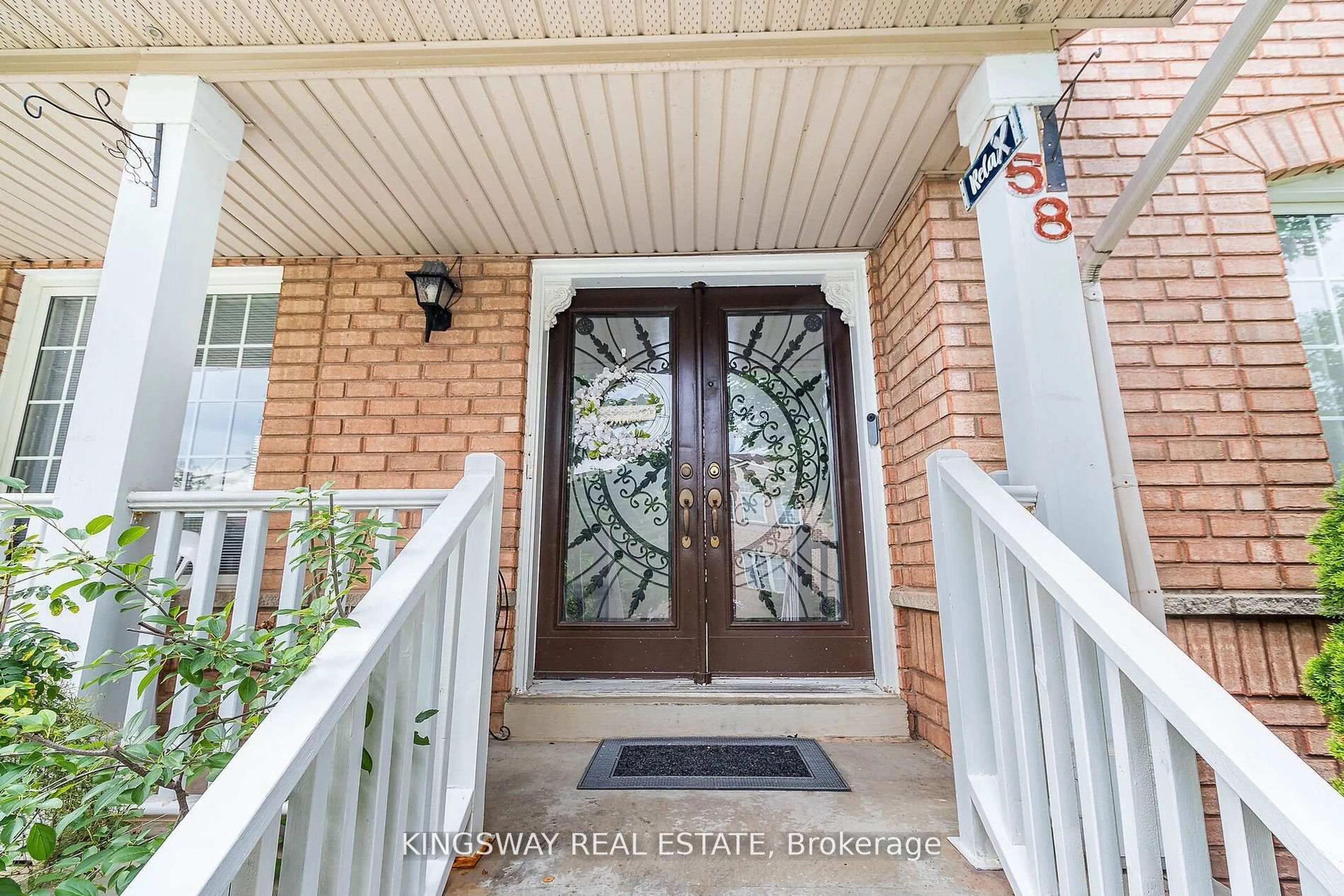 Indoor entryway for 58 Leagate St, Brampton Ontario L7A 2A9