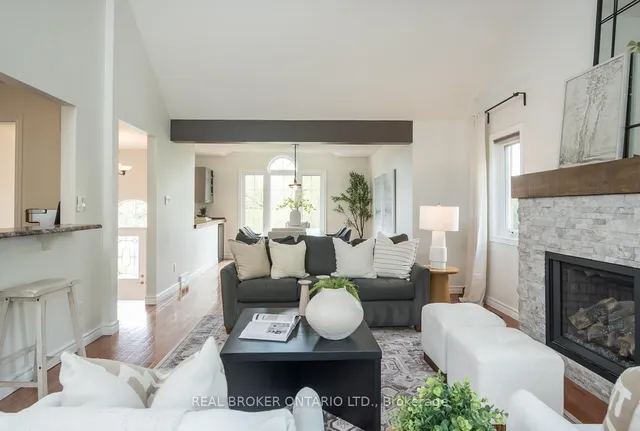Additional property image - 2025 Country Lane Crt