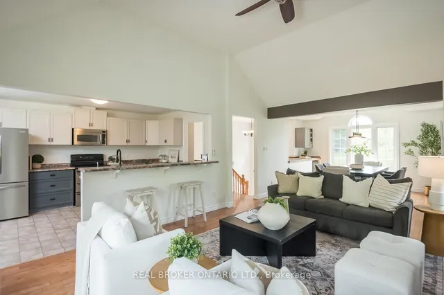 Additional property image - 2025 Country Lane Crt