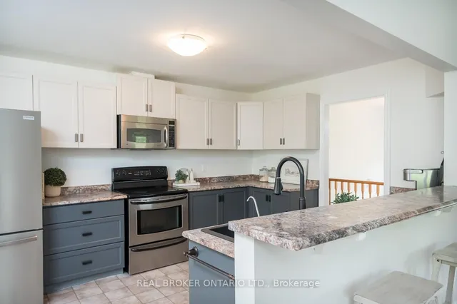 Additional property image - 2025 Country Lane Crt