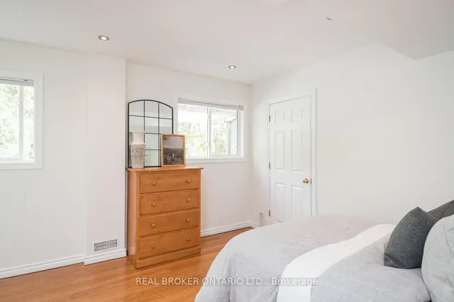 Additional property image - 2025 Country Lane Crt