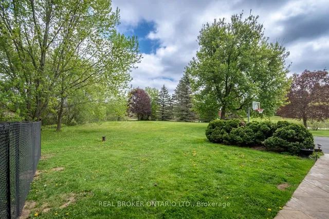 Additional property image - 2025 Country Lane Crt