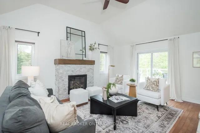 Additional property image - 2025 Country Lane Crt