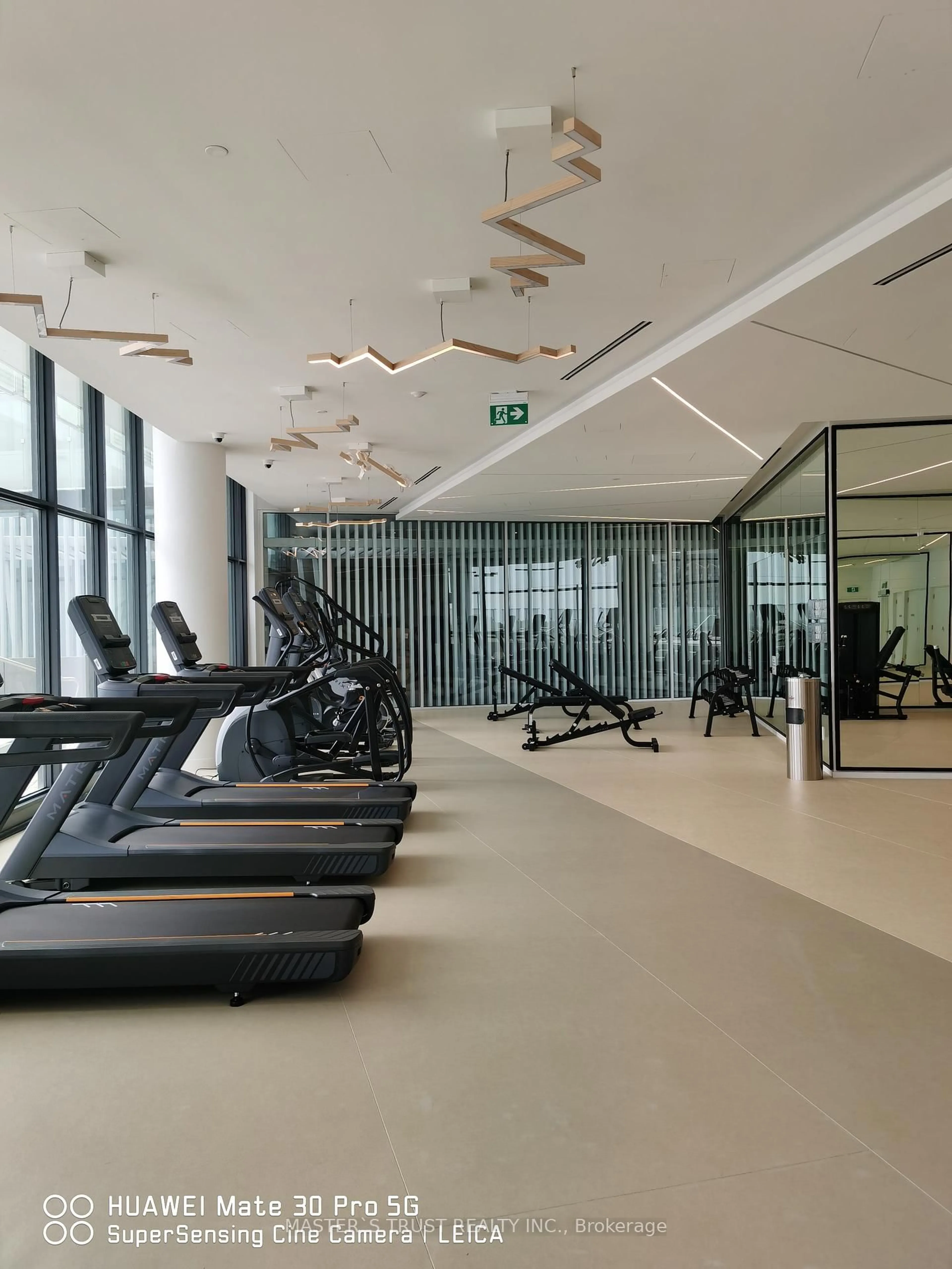 Gym or fitness room for 3900 Confederation Pkwy #4310, Mississauga Ontario L5B 0M3