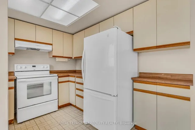 Additional property image - 40 Richview Rd Unit 1907