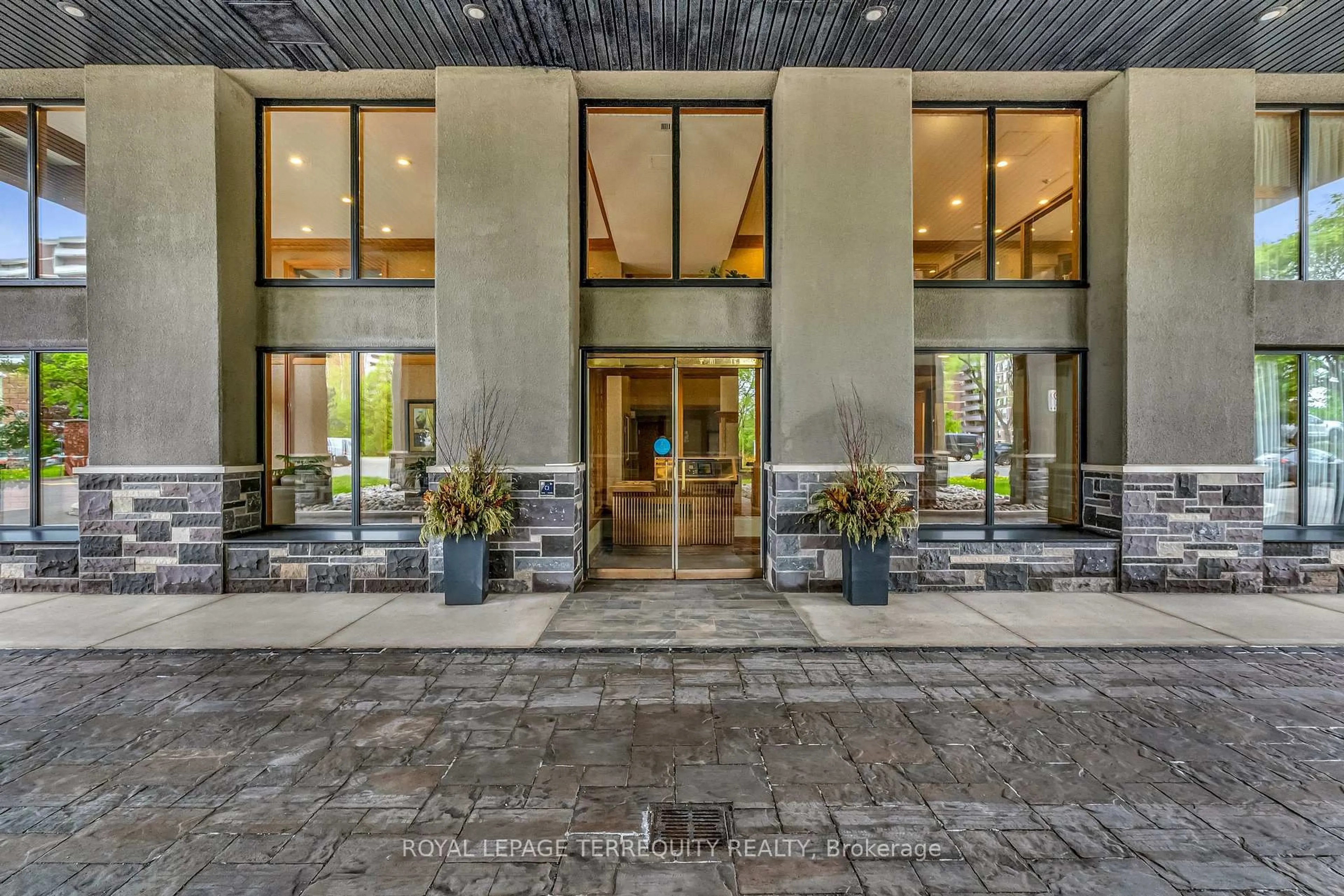 Lobby for 40 Richview Rd #1907, Toronto Ontario M9A 5C1