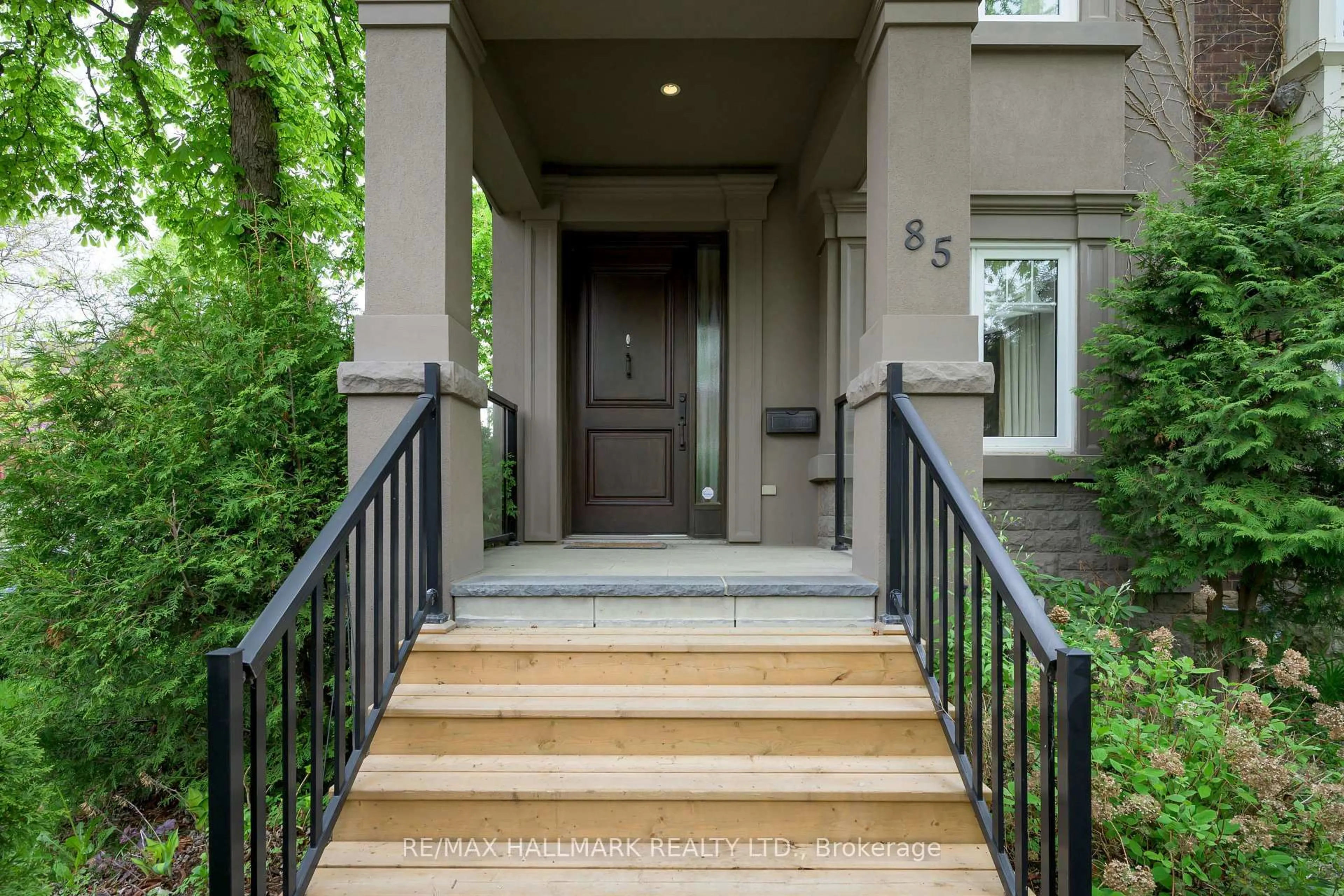 Unknown for 85 Sorauren Ave, Toronto Ontario M6R 2E1
