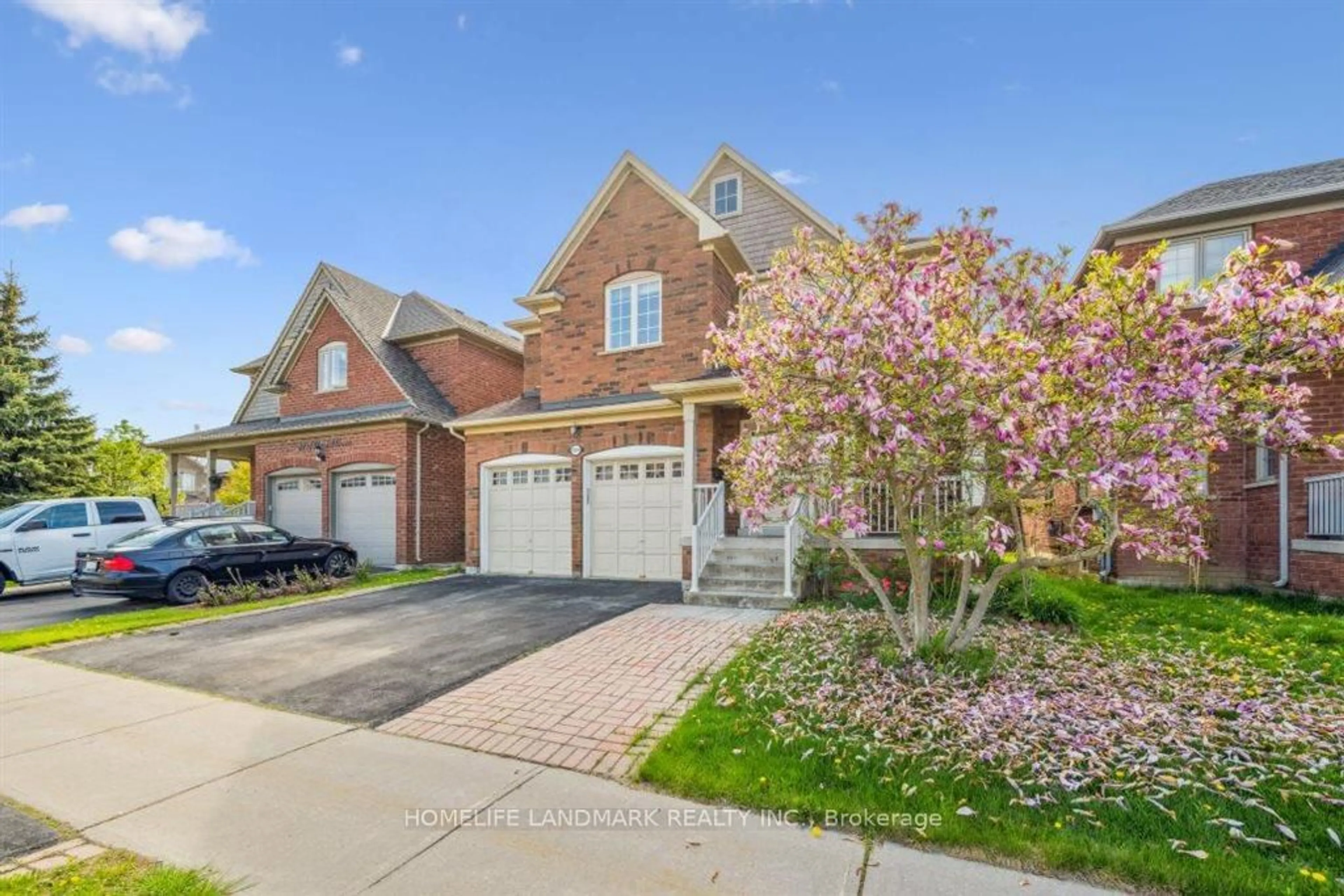 Home with brick exterior material, street for 3294 Artesian Dr, Mississauga Ontario L5M 7J8