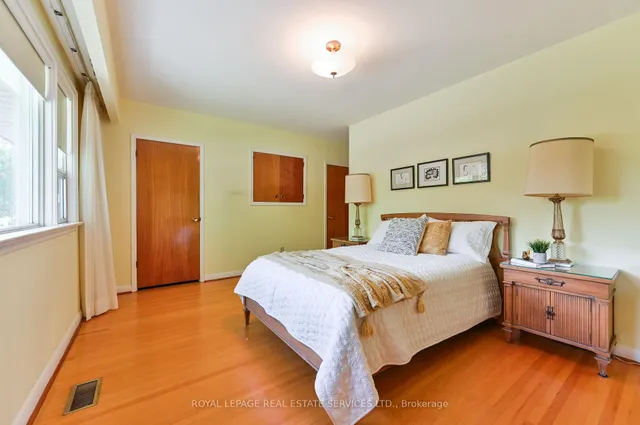 Additional property image - 20 Munhall Rd