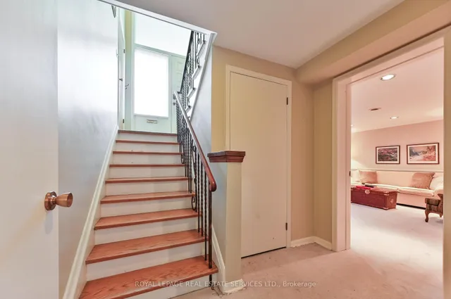 Additional property image - 20 Munhall Rd