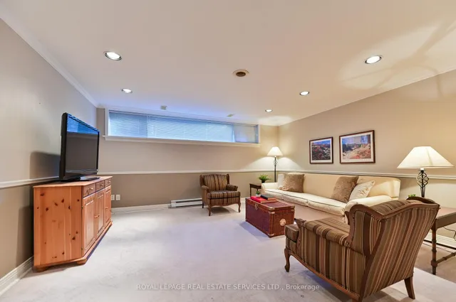 Additional property image - 20 Munhall Rd