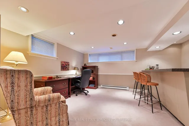 Additional property image - 20 Munhall Rd