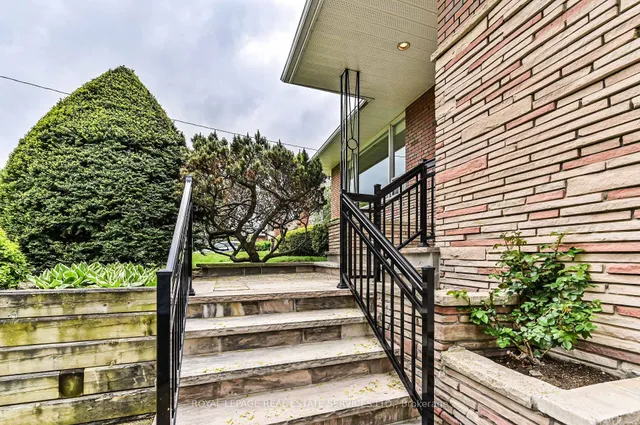 Additional property image - 20 Munhall Rd
