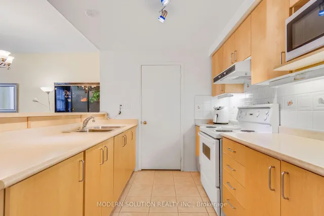 Additional property image - 760 Lawrence Ave Unit 228