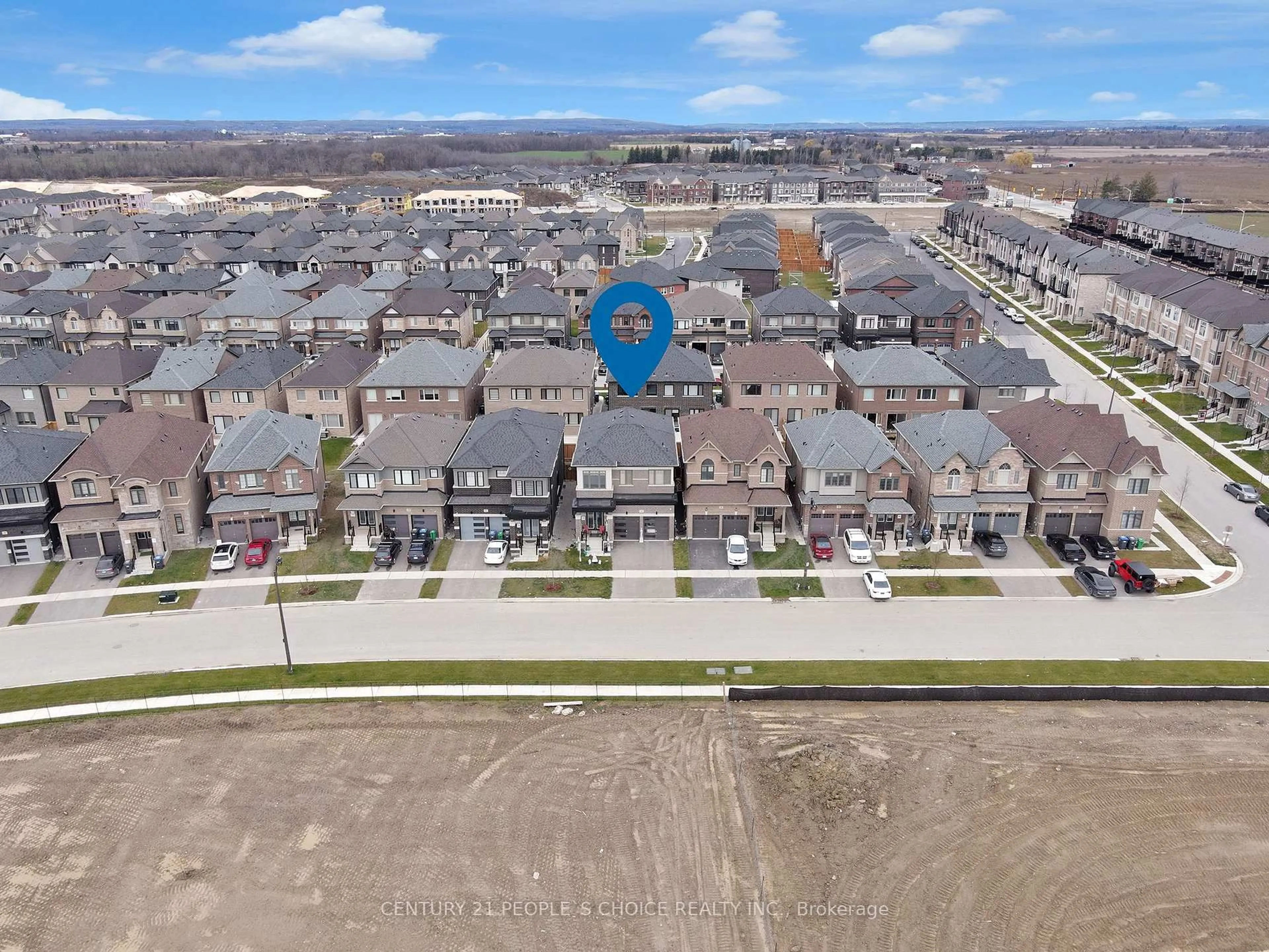 A pic from outside/outdoor area/front of a property/back of a property/a pic from drone, street for 10 Tweedhill Ave, Caledon Ontario L7C 4K5
