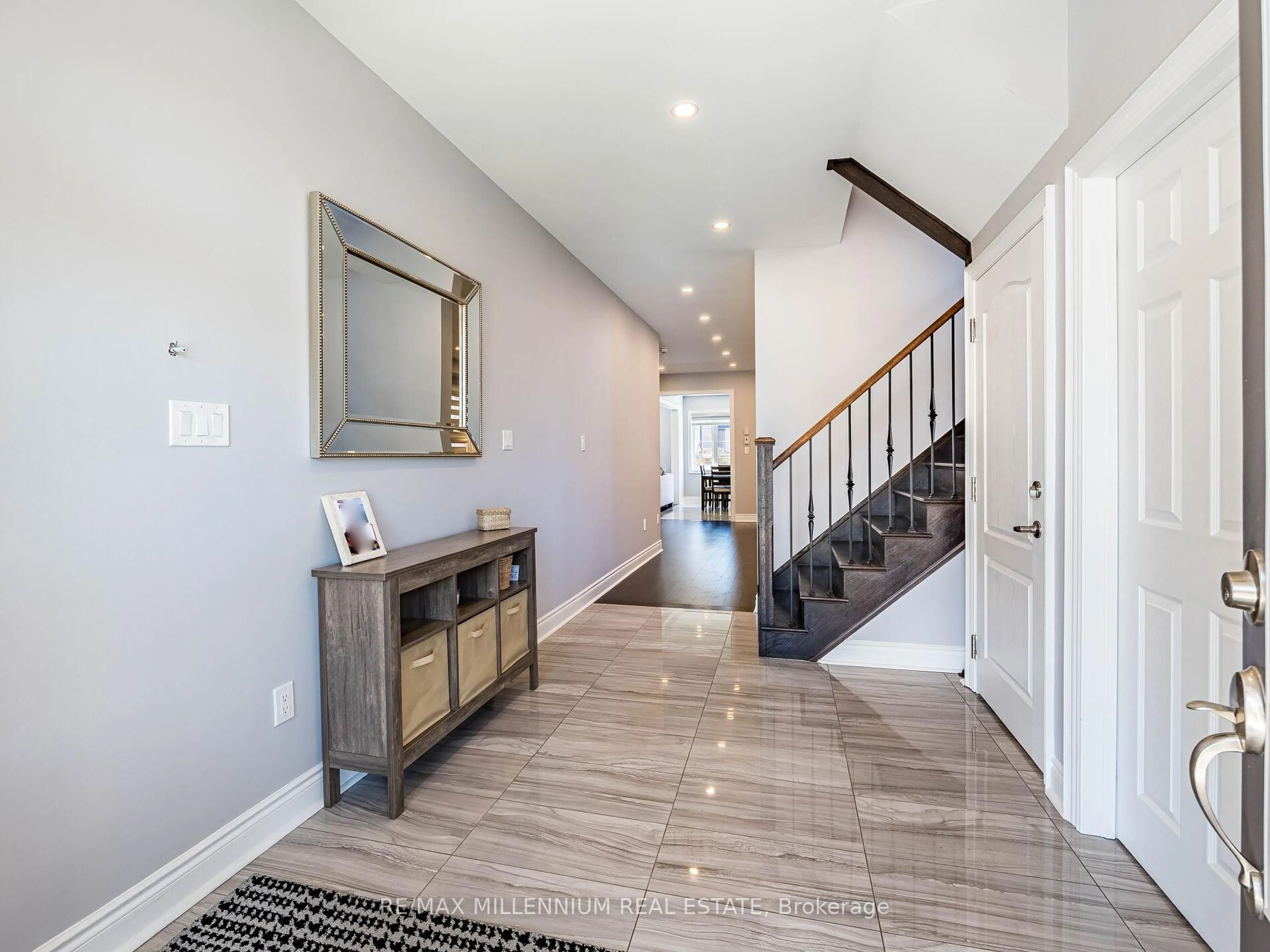 Indoor entryway for 24 Camston Rd, Brampton Ontario L6P 4J8