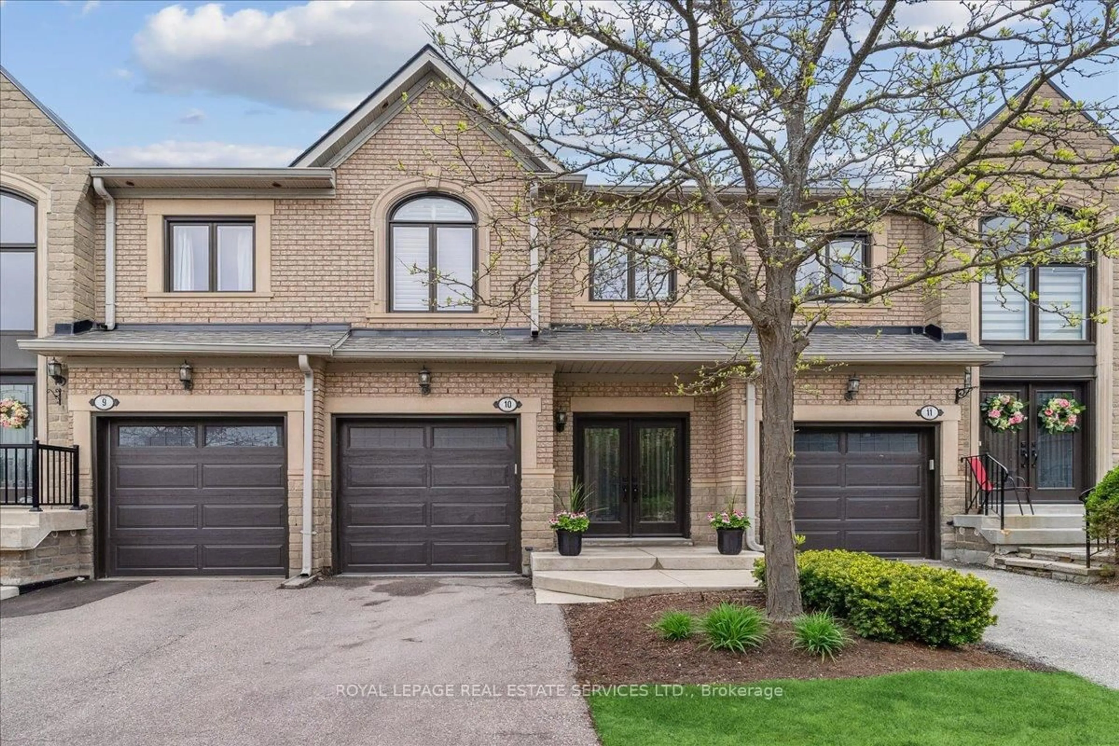 Home with brick exterior material, street for 2250 Rockingham Dr #10, Oakville Ontario L6H 6J3