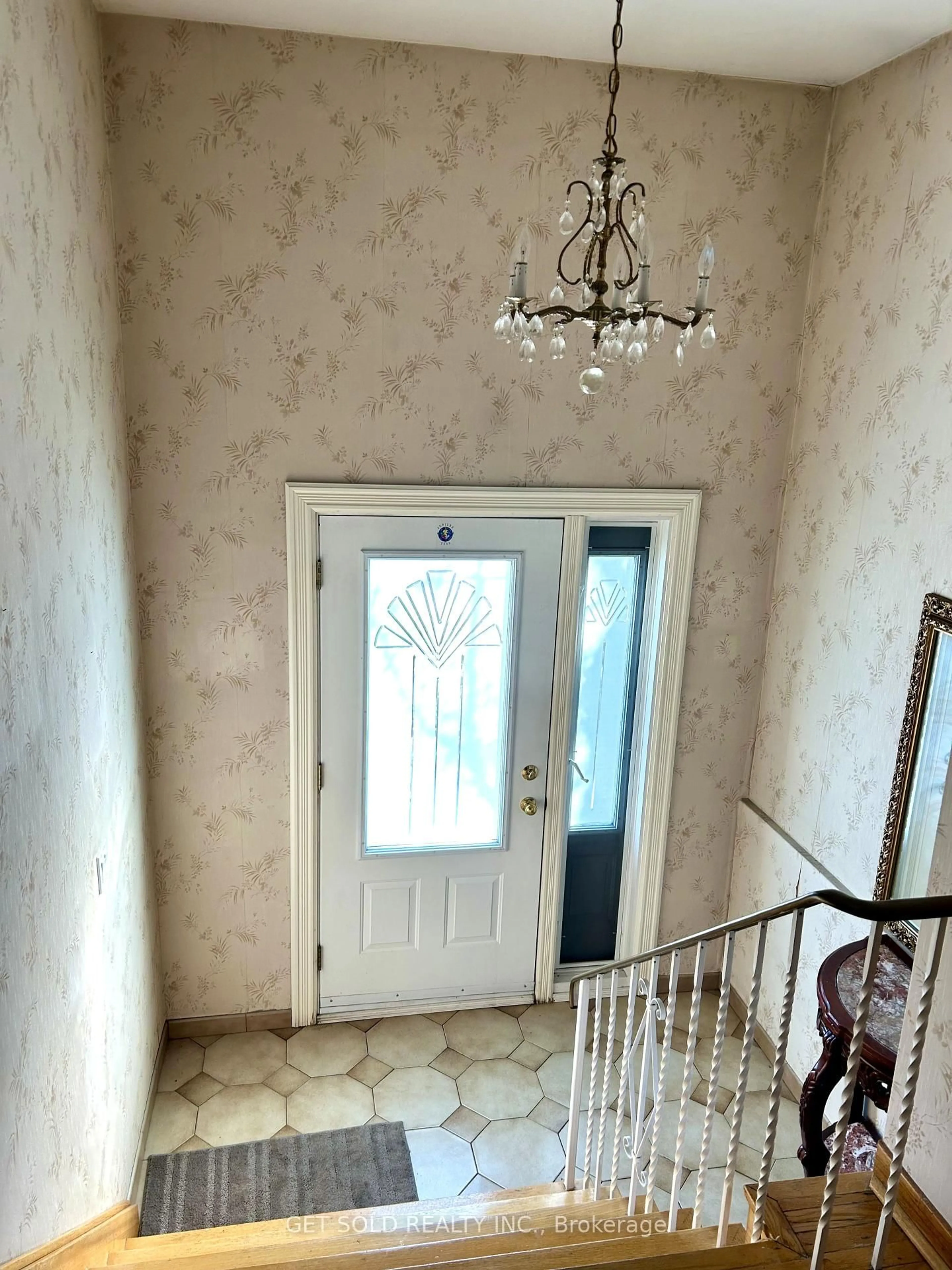 Indoor foyer for 73 Franel Cres, Toronto Ontario M9L 1B6