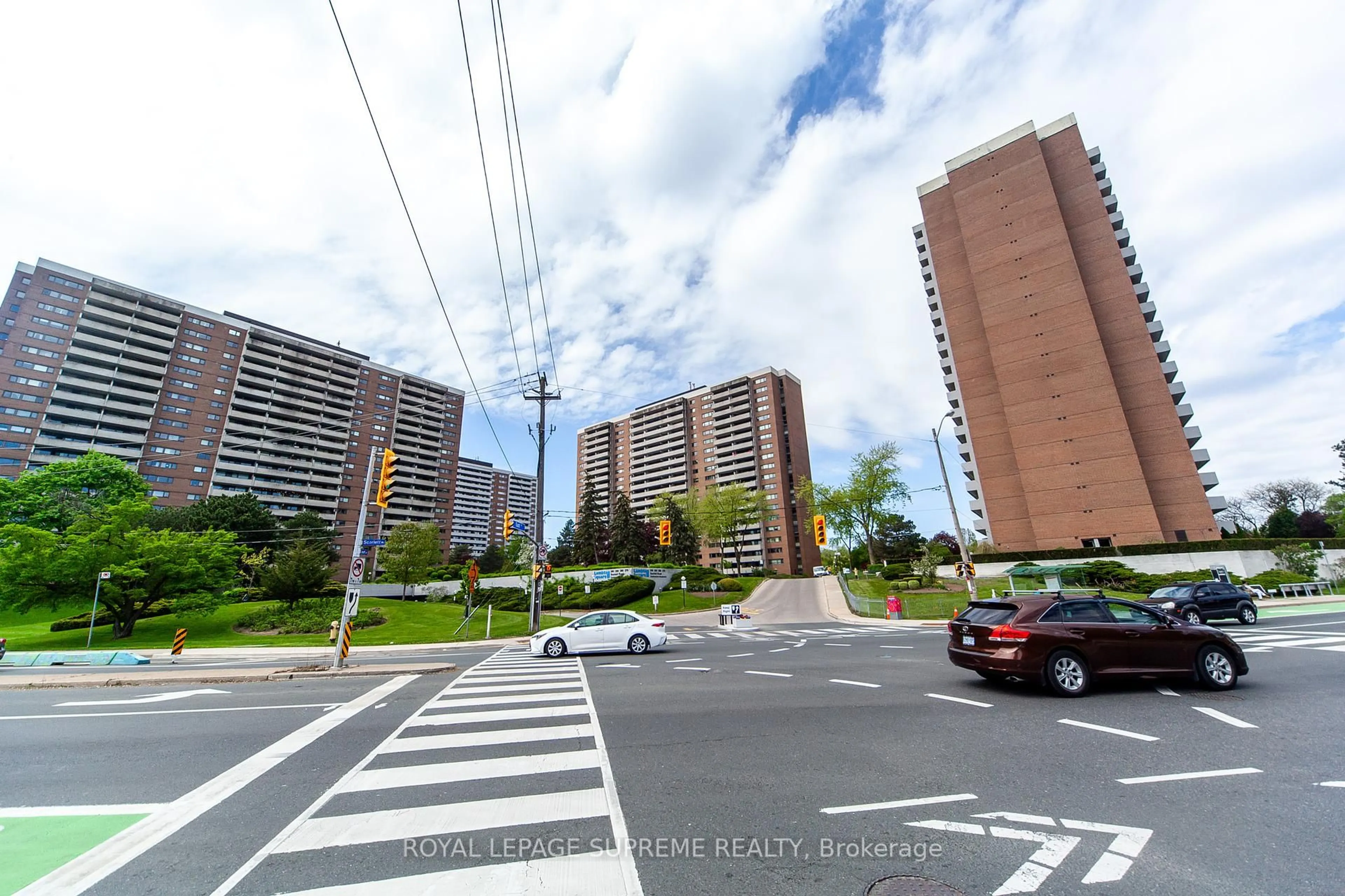 Unknown for 270 Scarlett Rd #205, Toronto Ontario M6N 4X7
