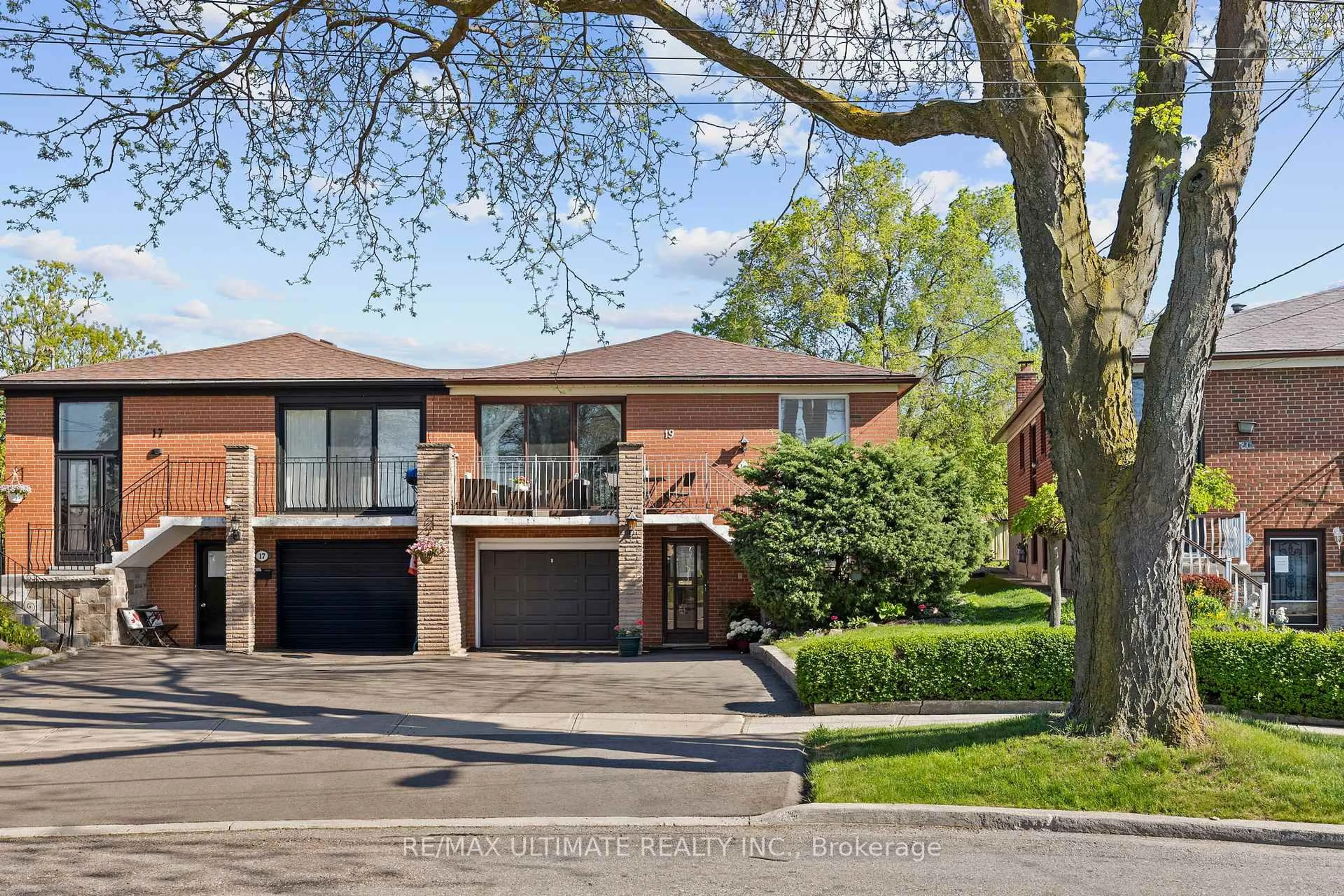 Home with brick exterior material, street for 19 Debby Crt, Toronto Ontario M9N 2L7