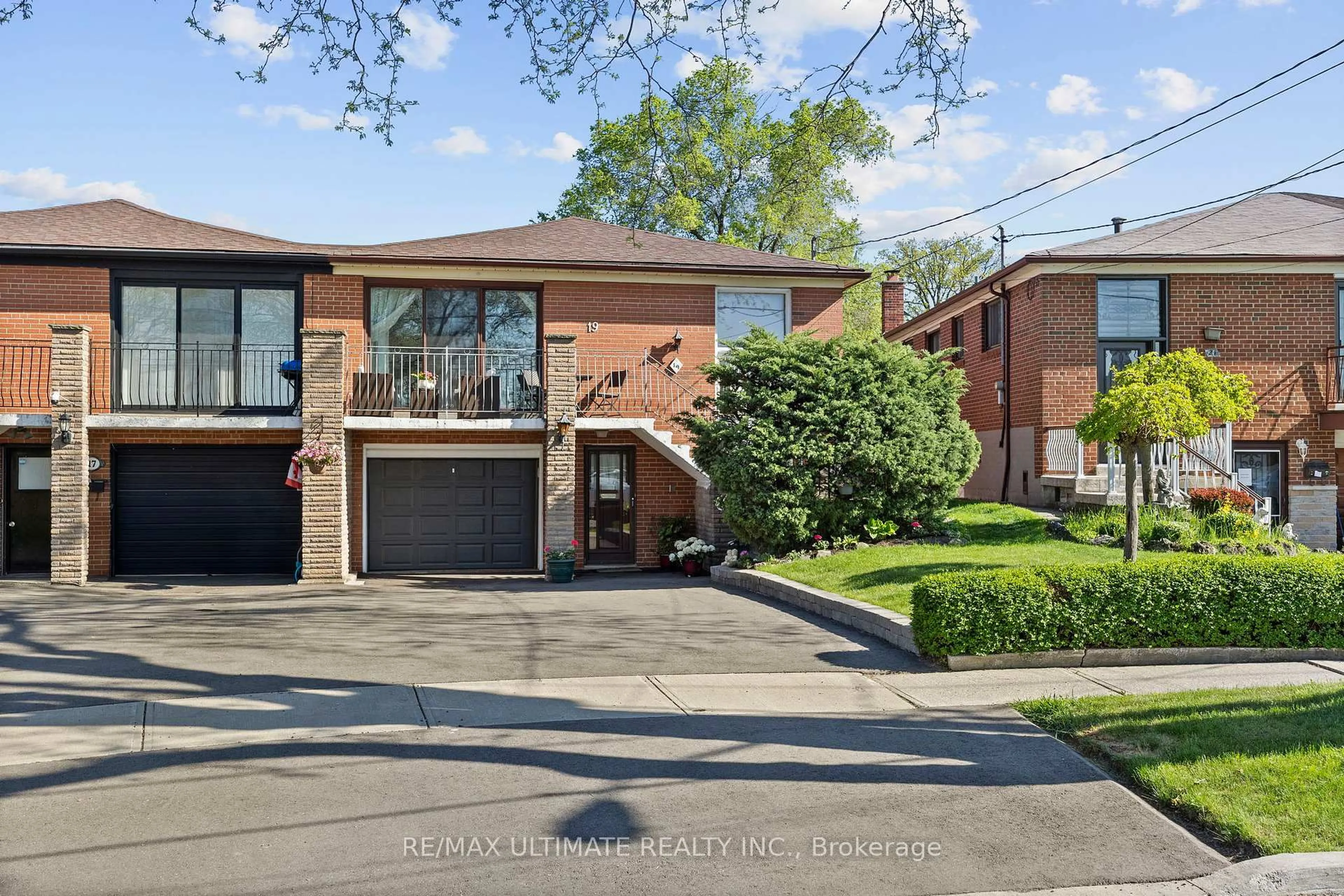 Home with brick exterior material, street for 19 Debby Crt, Toronto Ontario M9N 2L7