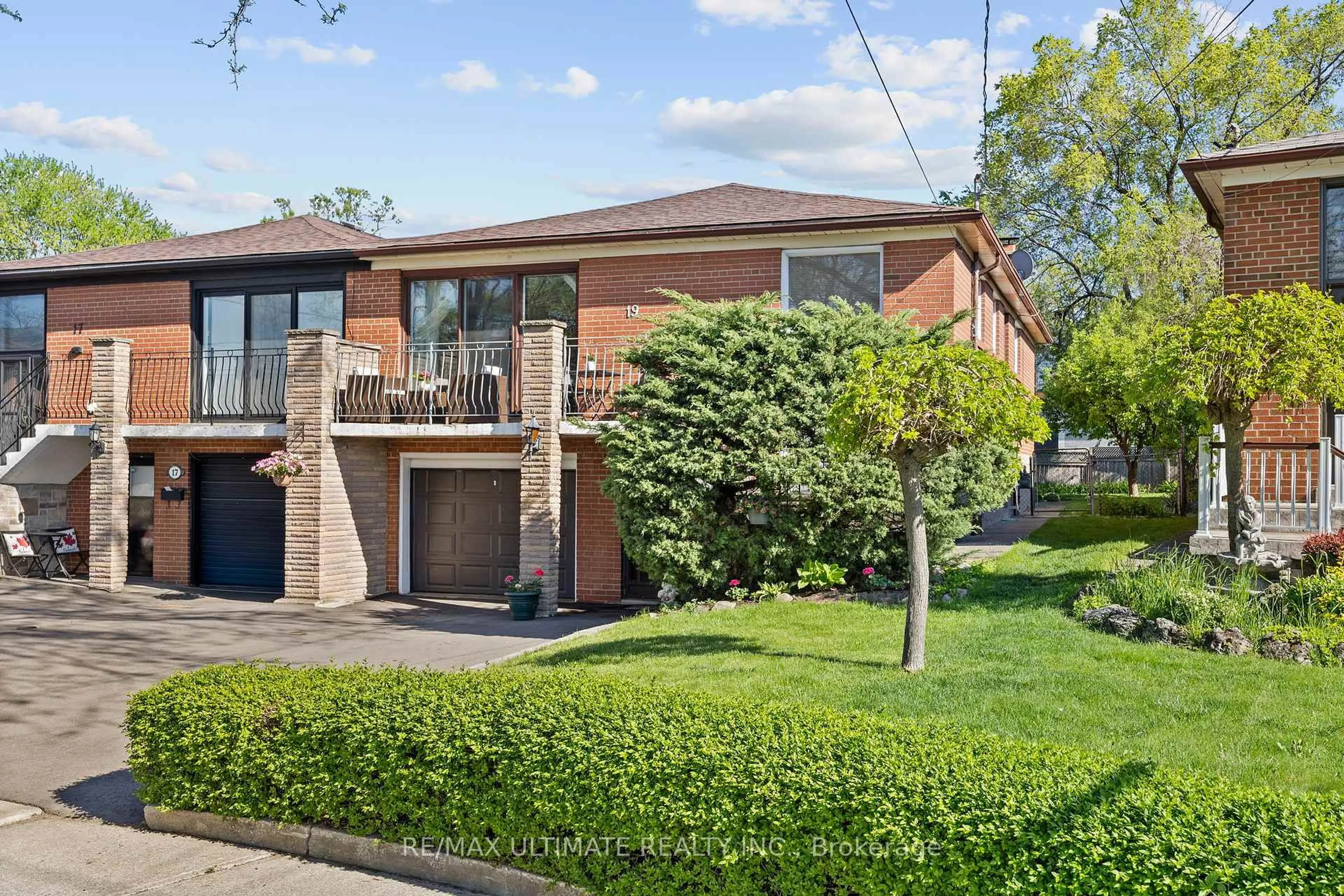 Home with brick exterior material, street for 19 Debby Crt, Toronto Ontario M9N 2L7